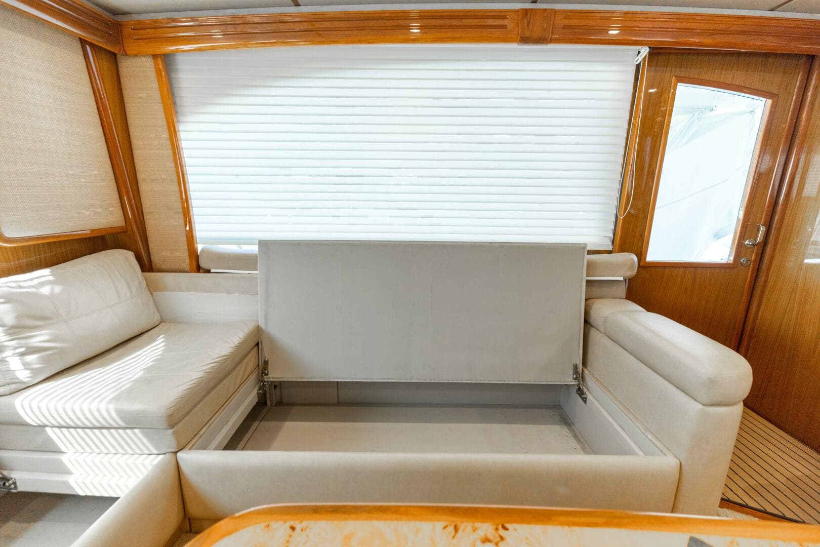 2013 Viking 76 Convertible — photo 13
