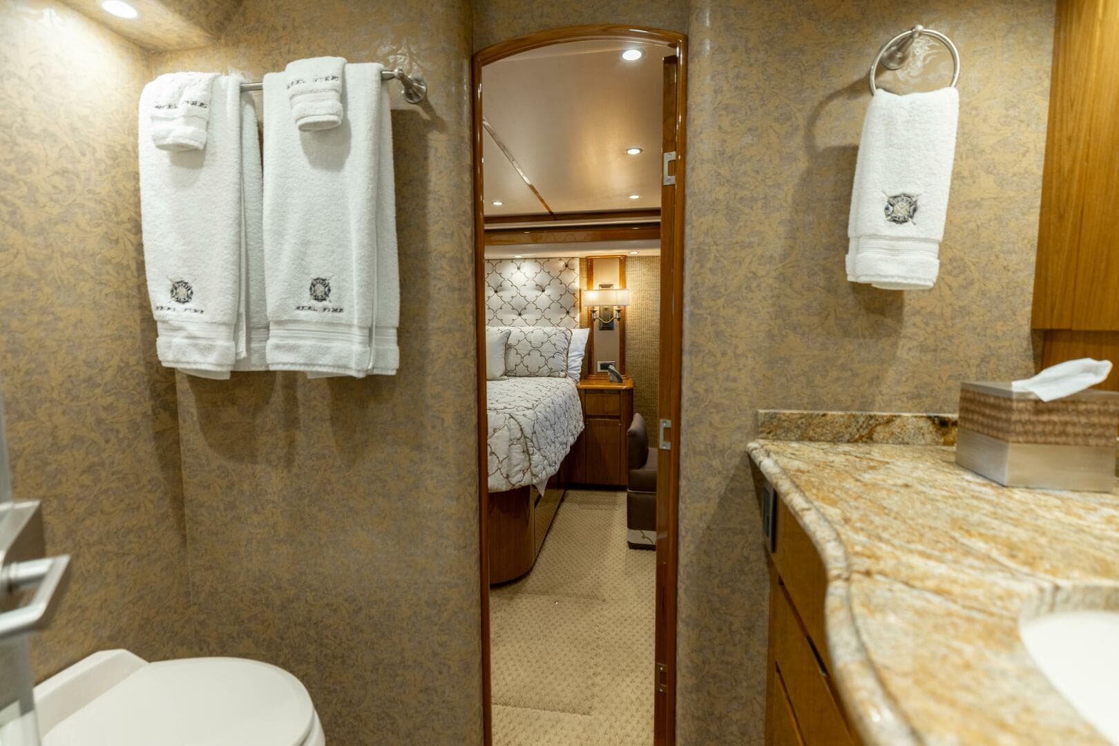 2013 Viking 76 Convertible — photo 32