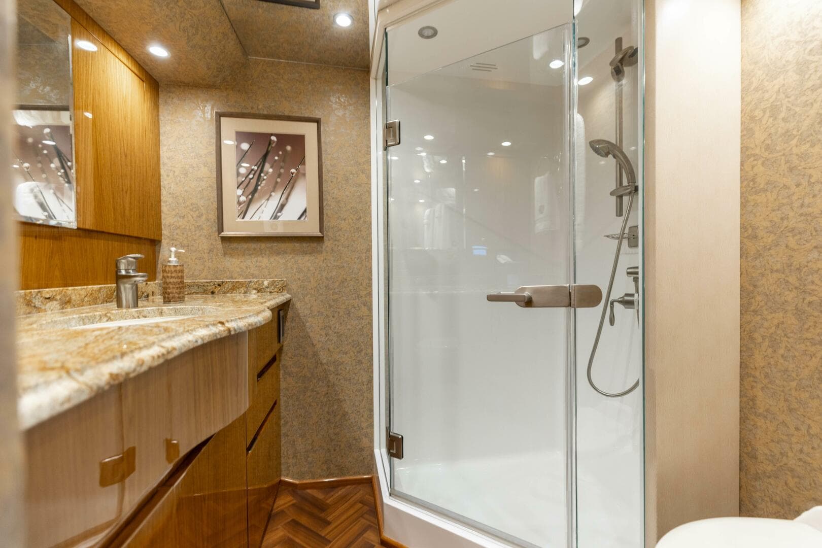 2013 Viking 76 Convertible — photo 30