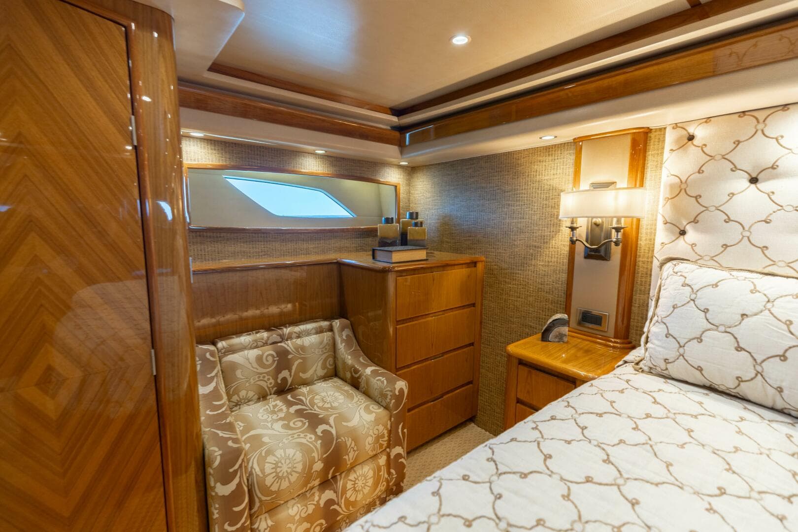 2013 Viking 76 Convertible — photo 26