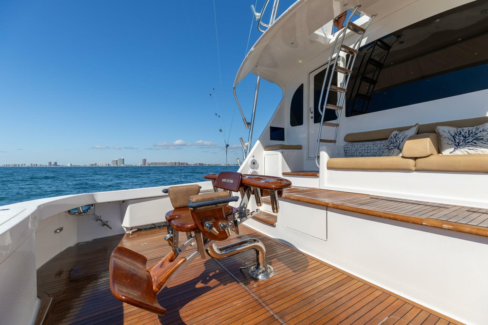 2013 Viking 76 Convertible — photo 64