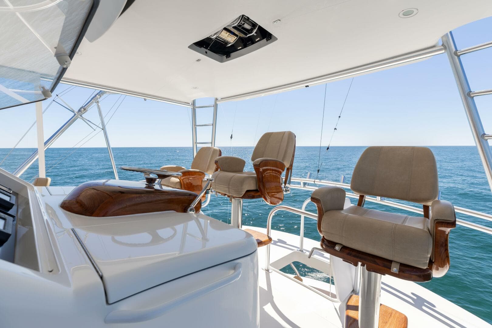 2013 Viking 76 Convertible — photo 3