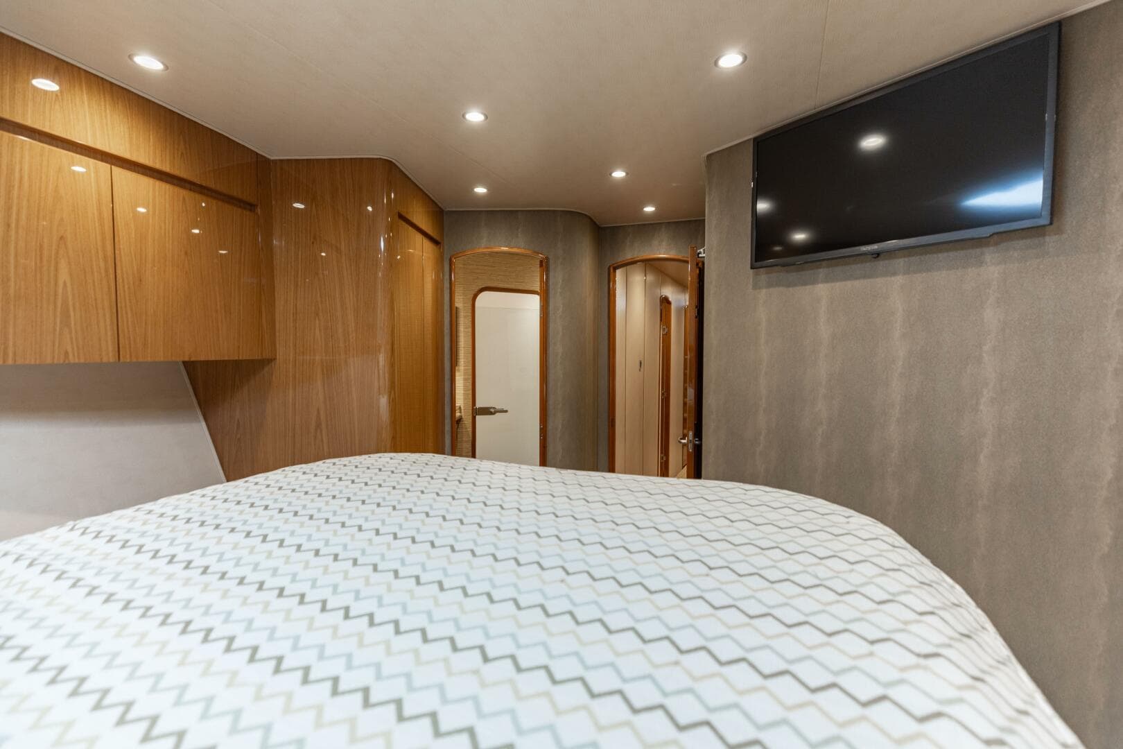 2013 Viking 76 Convertible — photo 36