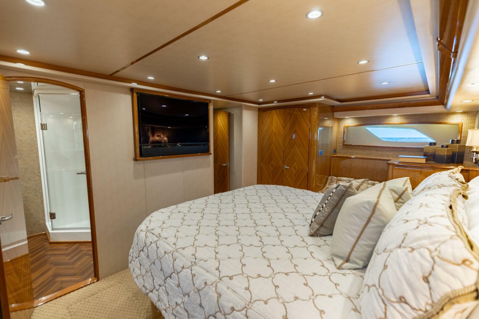 2013 Viking 76 Convertible — photo 29