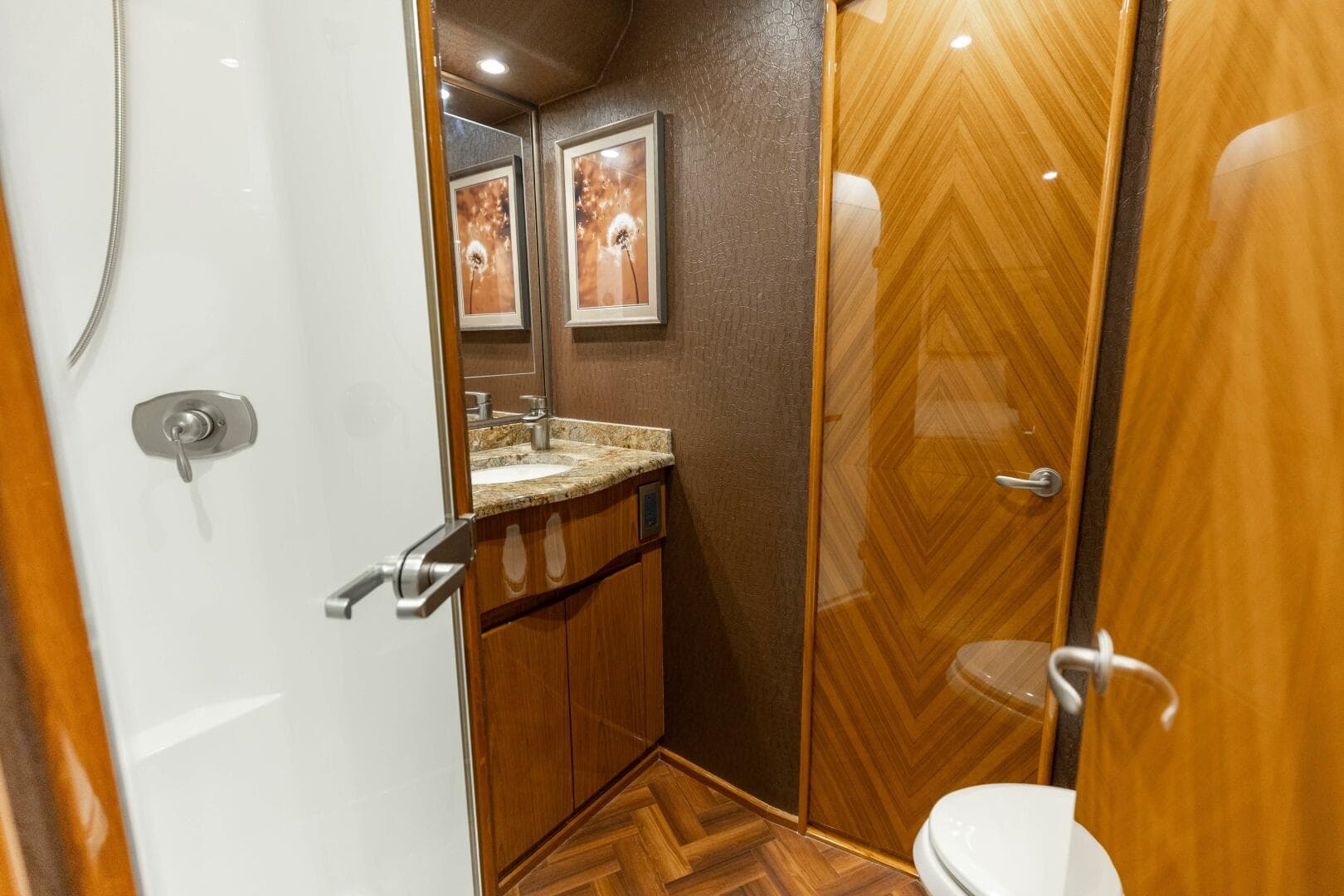 2013 Viking 76 Convertible — photo 42