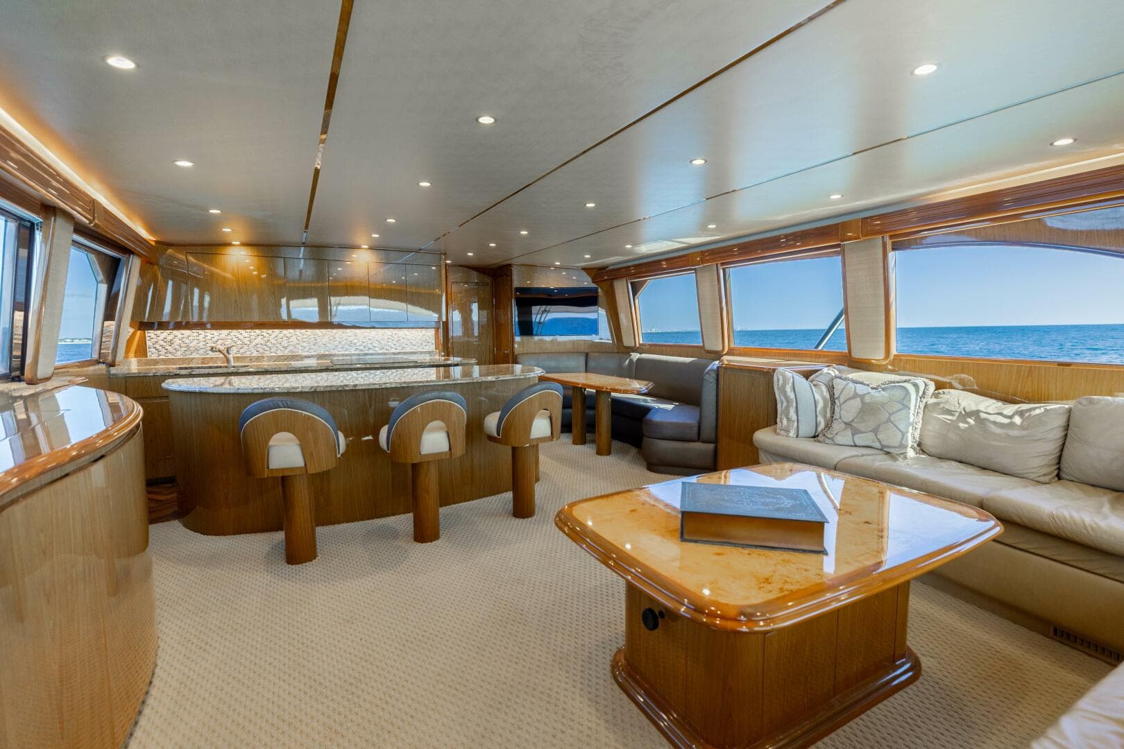 2013 Viking 76 Convertible — photo 6