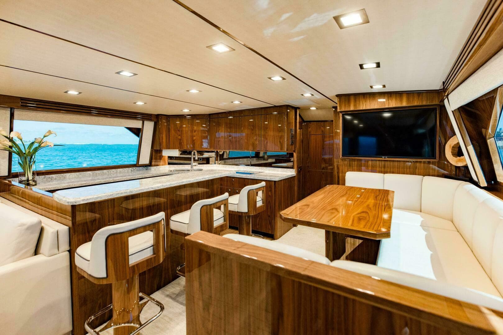 2020 Viking 72 Enclosed Bridge — photo 8
