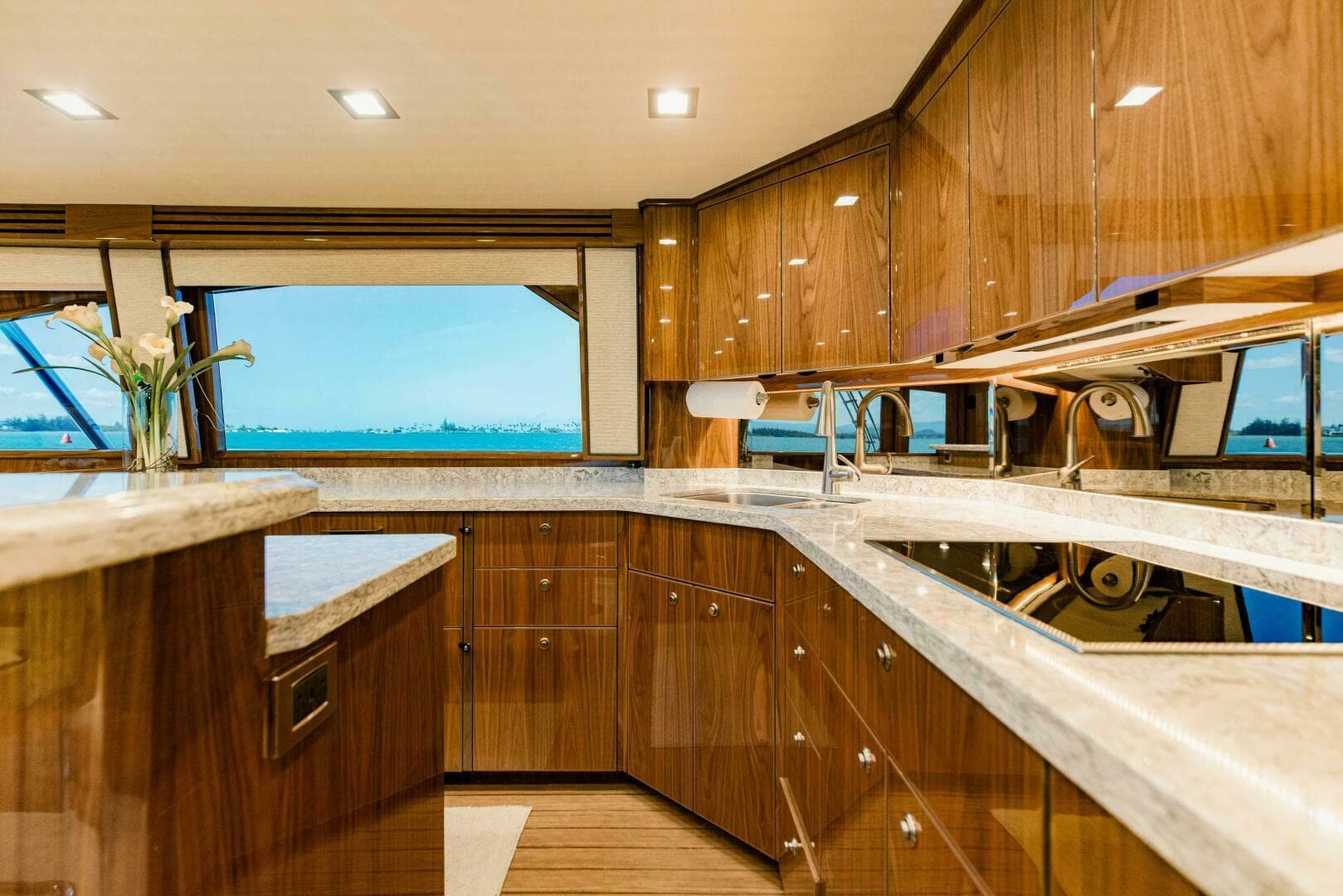 2020 Viking 72 Enclosed Bridge — photo 12