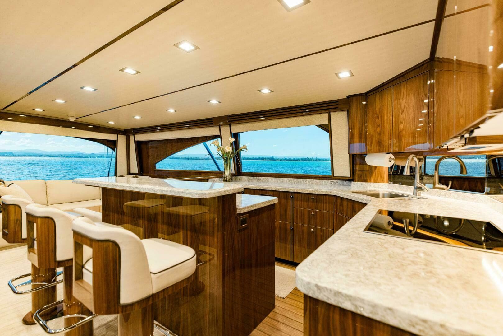 2020 Viking 72 Enclosed Bridge — photo 9