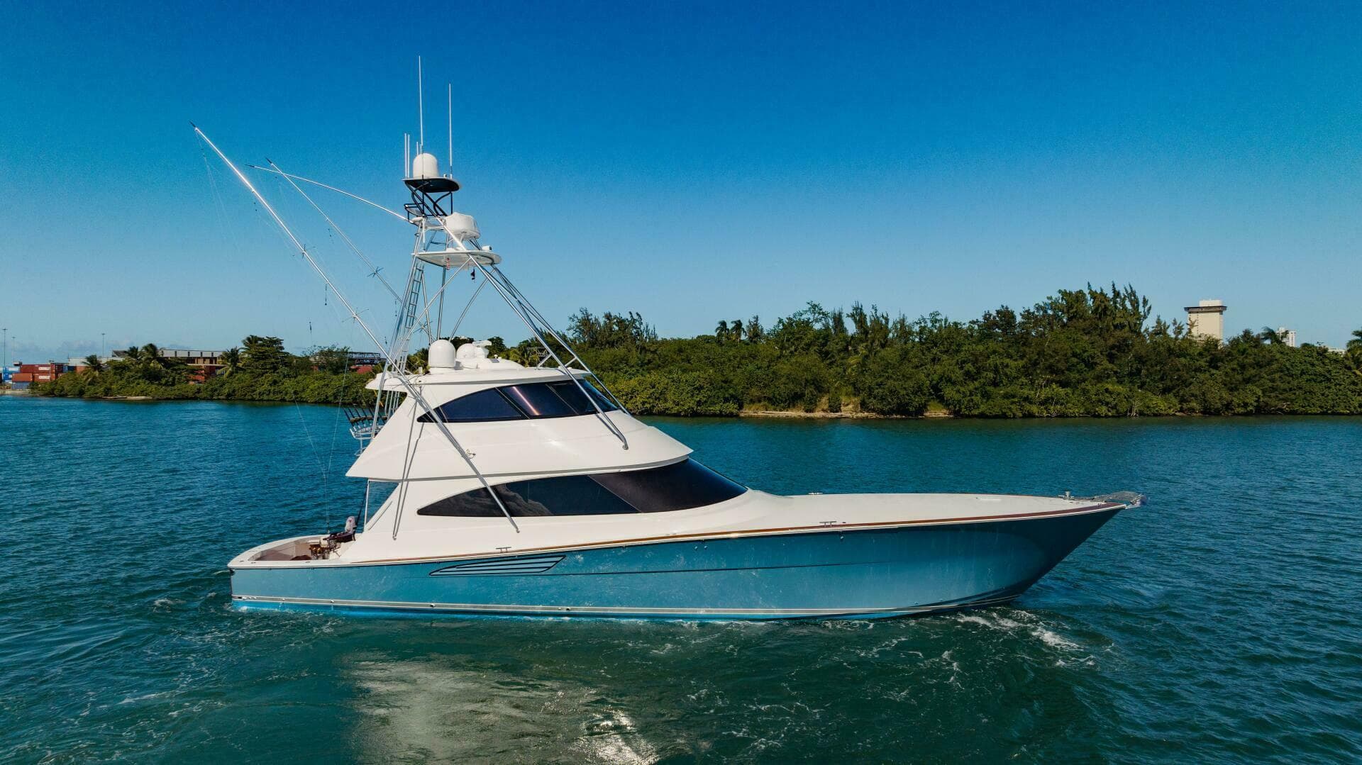 2020 Viking 72 Enclosed Bridge — photo 76