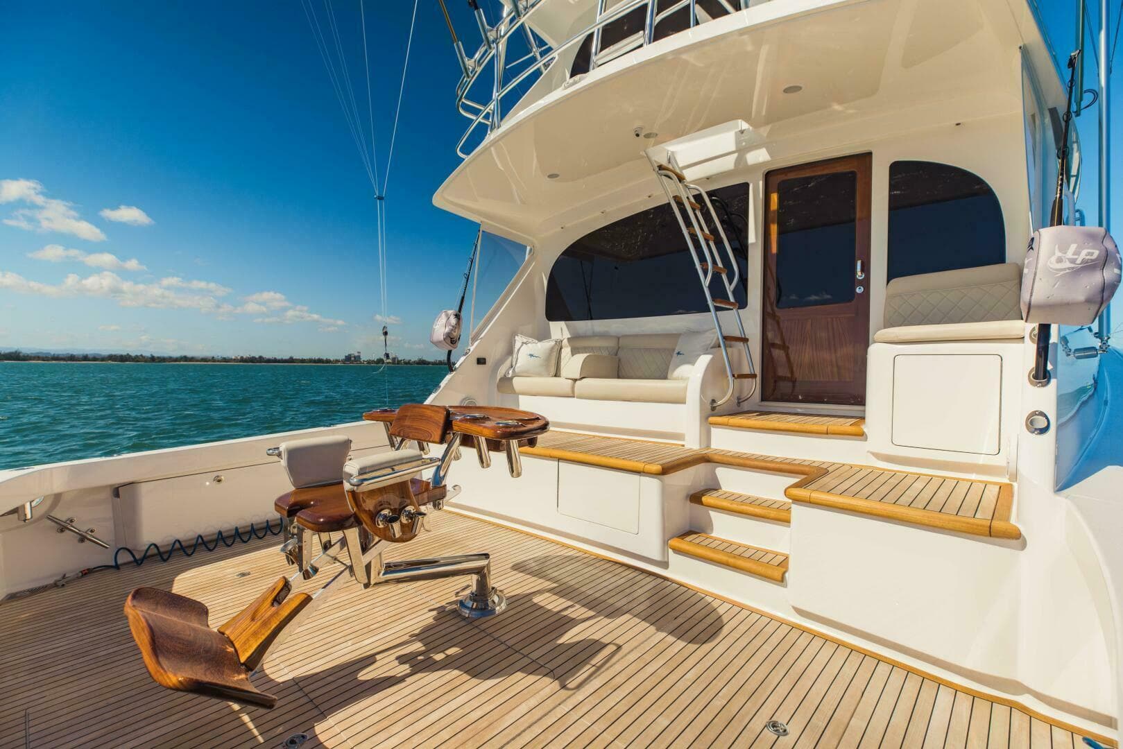 2020 Viking 72 Enclosed Bridge — photo 40