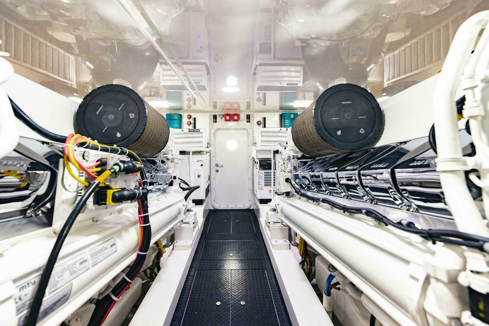 2020 Viking 72 Enclosed Bridge — photo 64