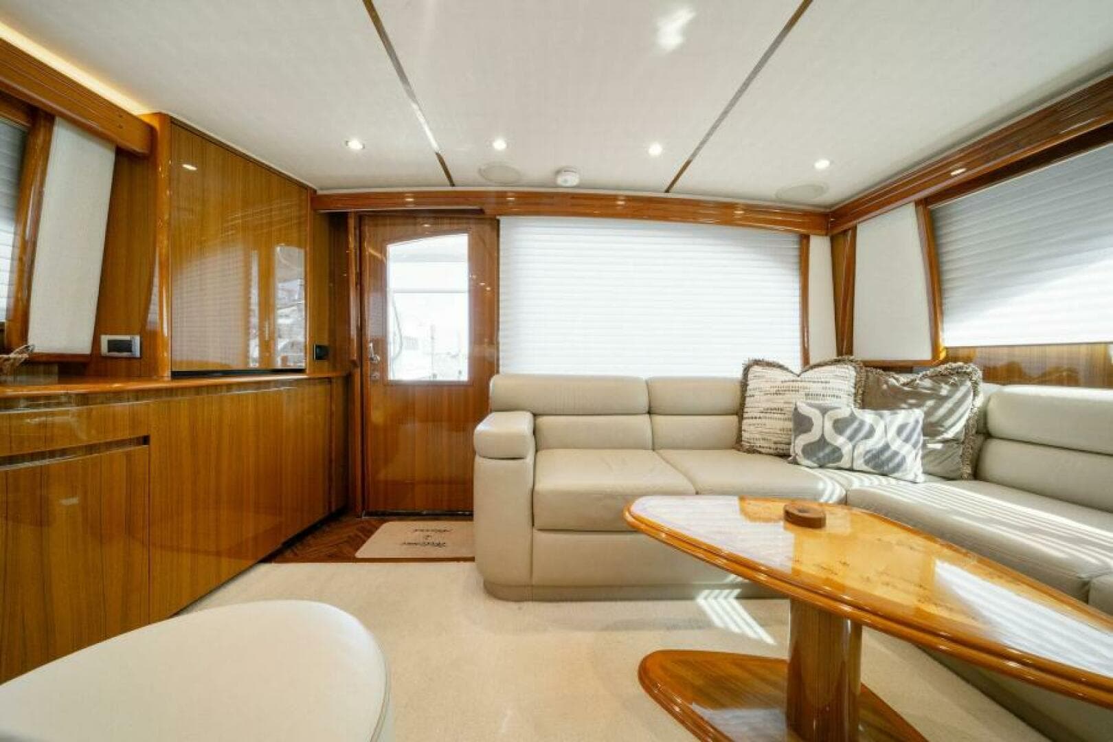 2016 Viking 55 Convertible — photo 9