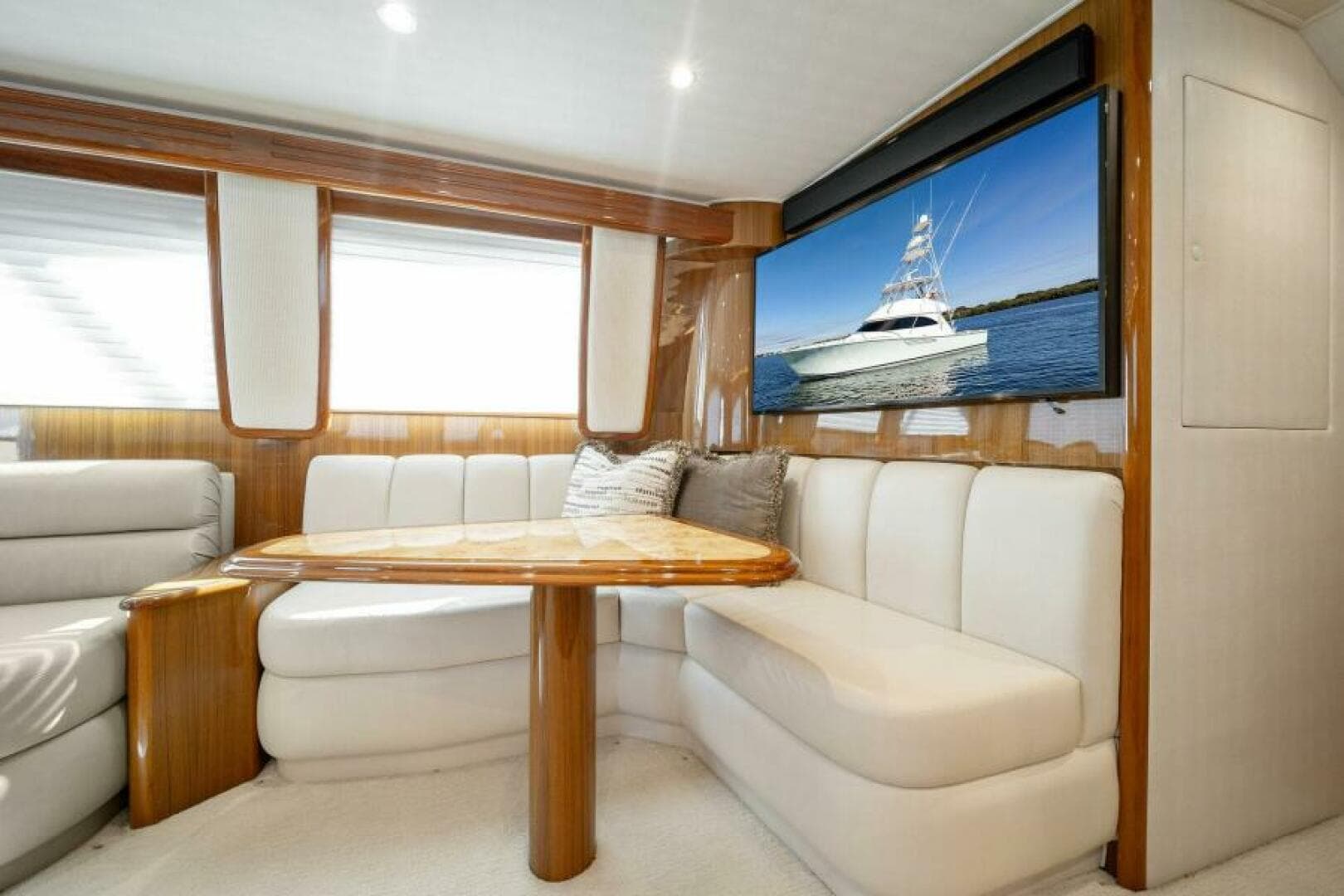 2016 Viking 55 Convertible — photo 11