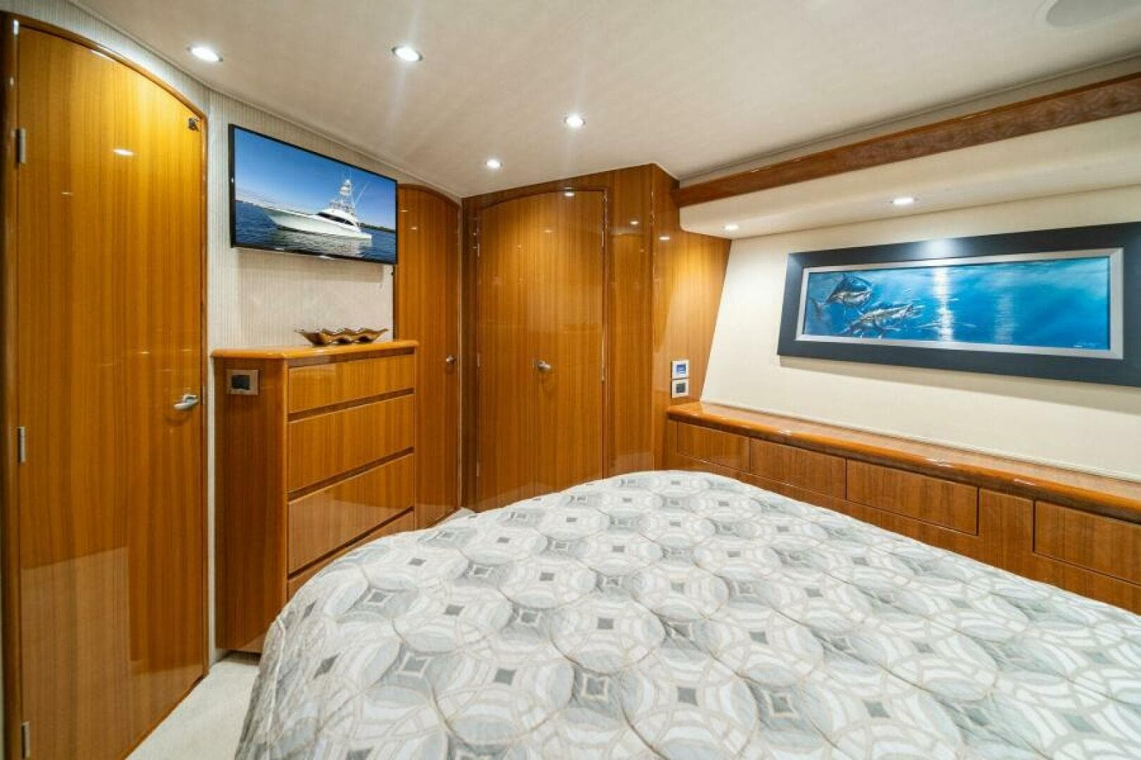 2016 Viking 55 Convertible — photo 20