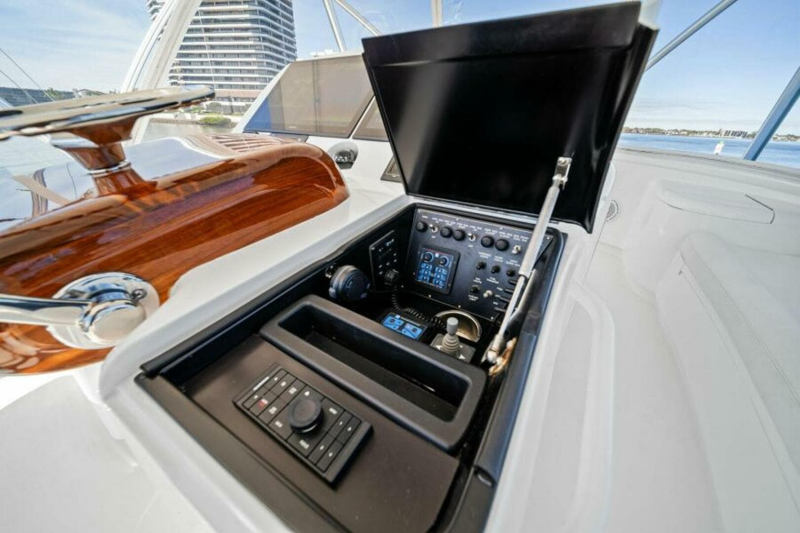 2016 Viking 55 Convertible — photo 35