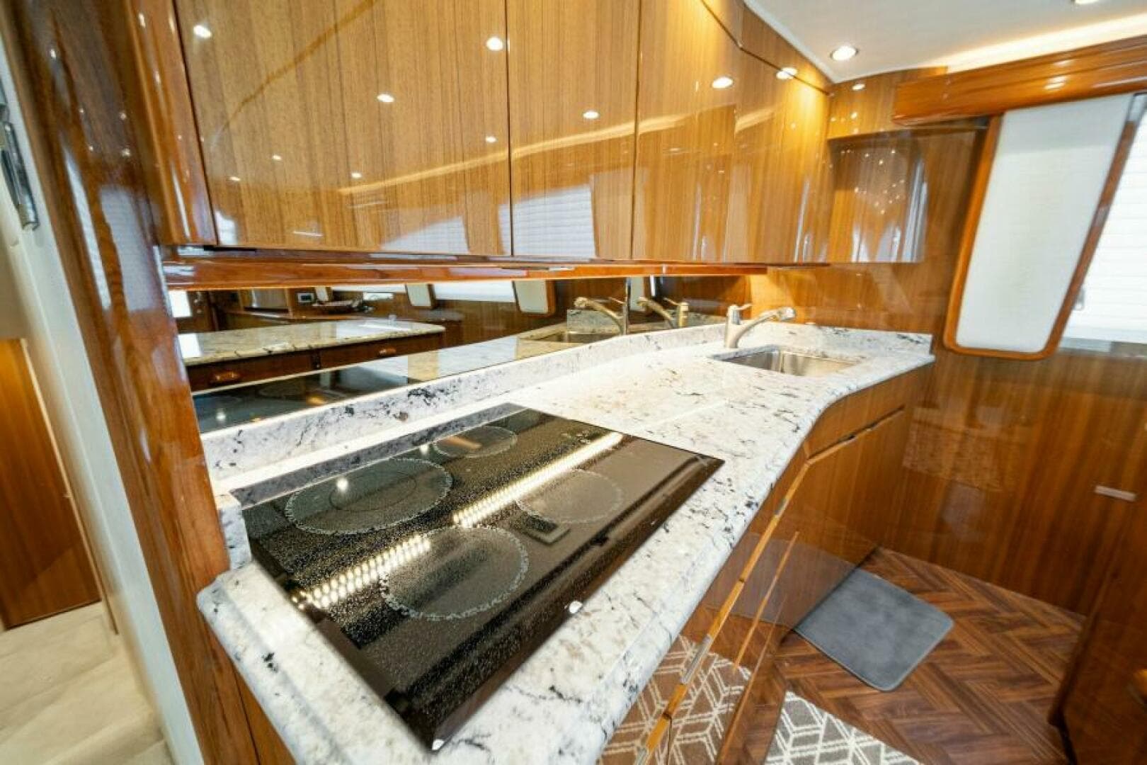 2016 Viking 55 Convertible — photo 13