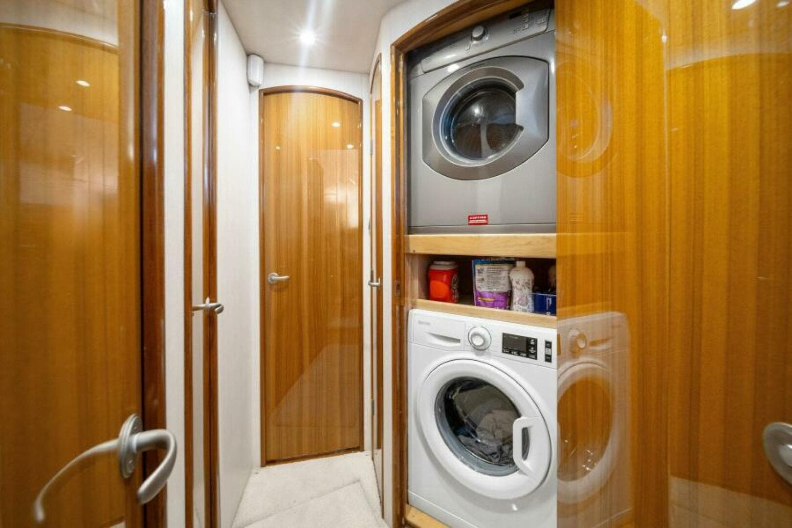 2016 Viking 55 Convertible — photo 16