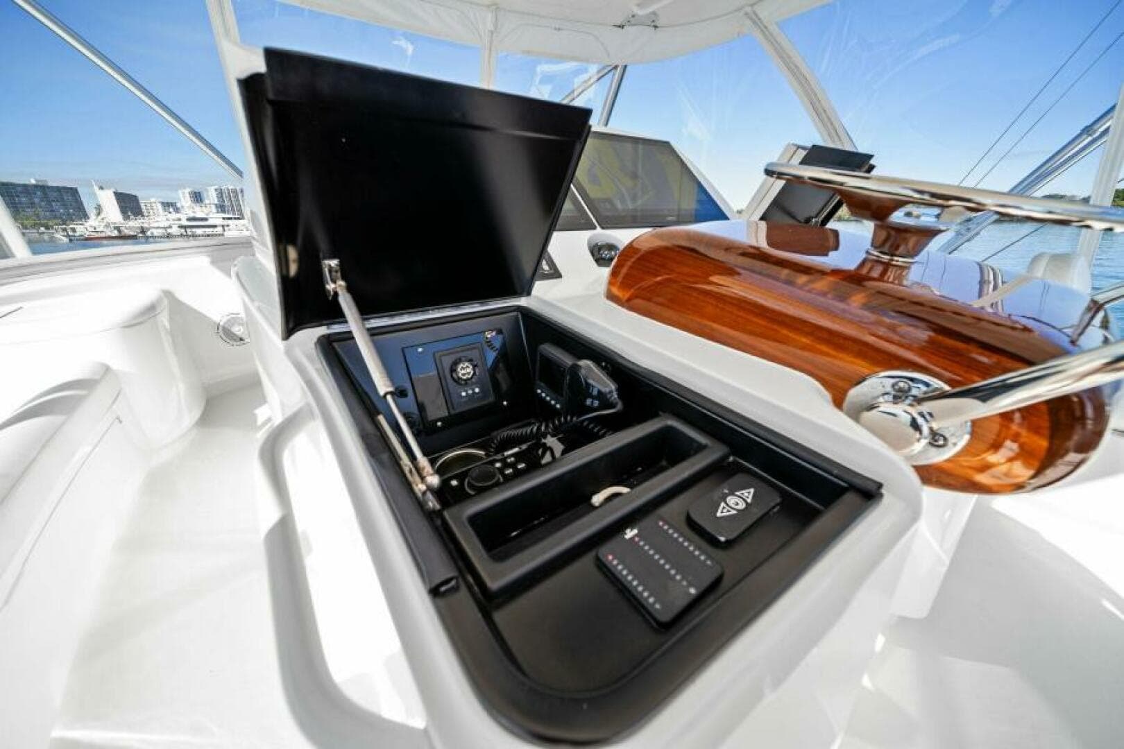 2016 Viking 55 Convertible — photo 36