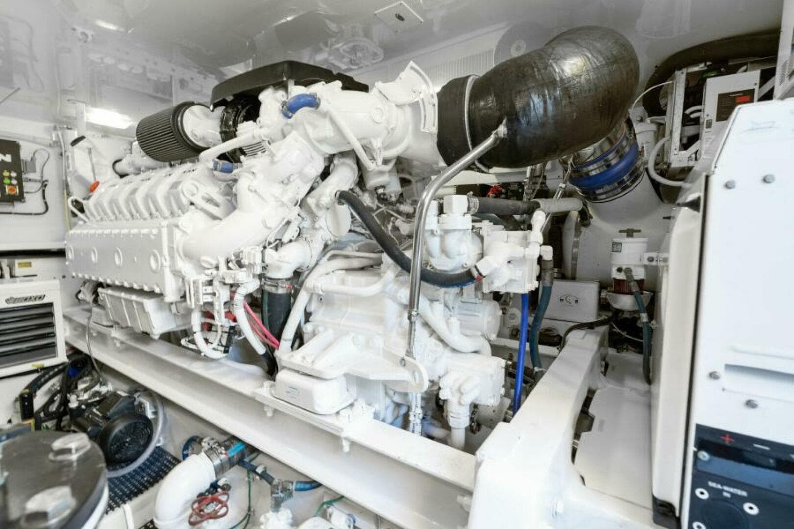 2016 Viking 55 Convertible — photo 47