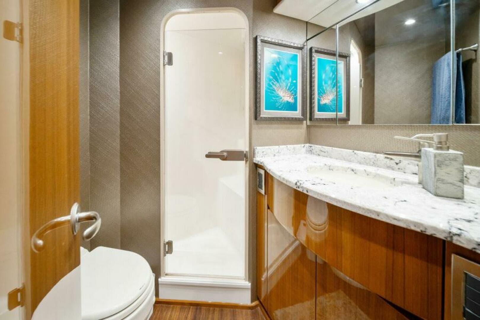 2016 Viking 55 Convertible — photo 21