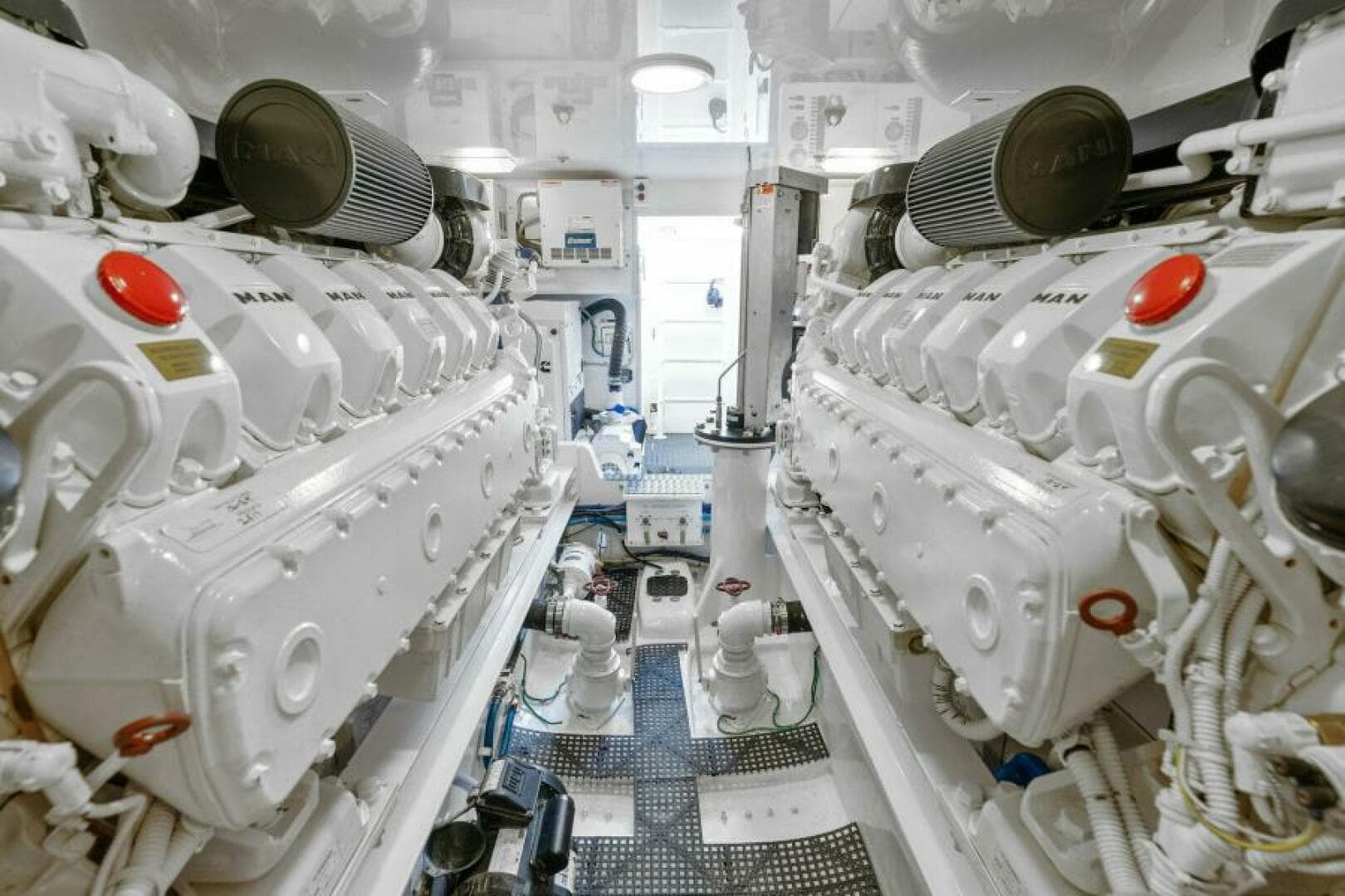 2016 Viking 55 Convertible — photo 45