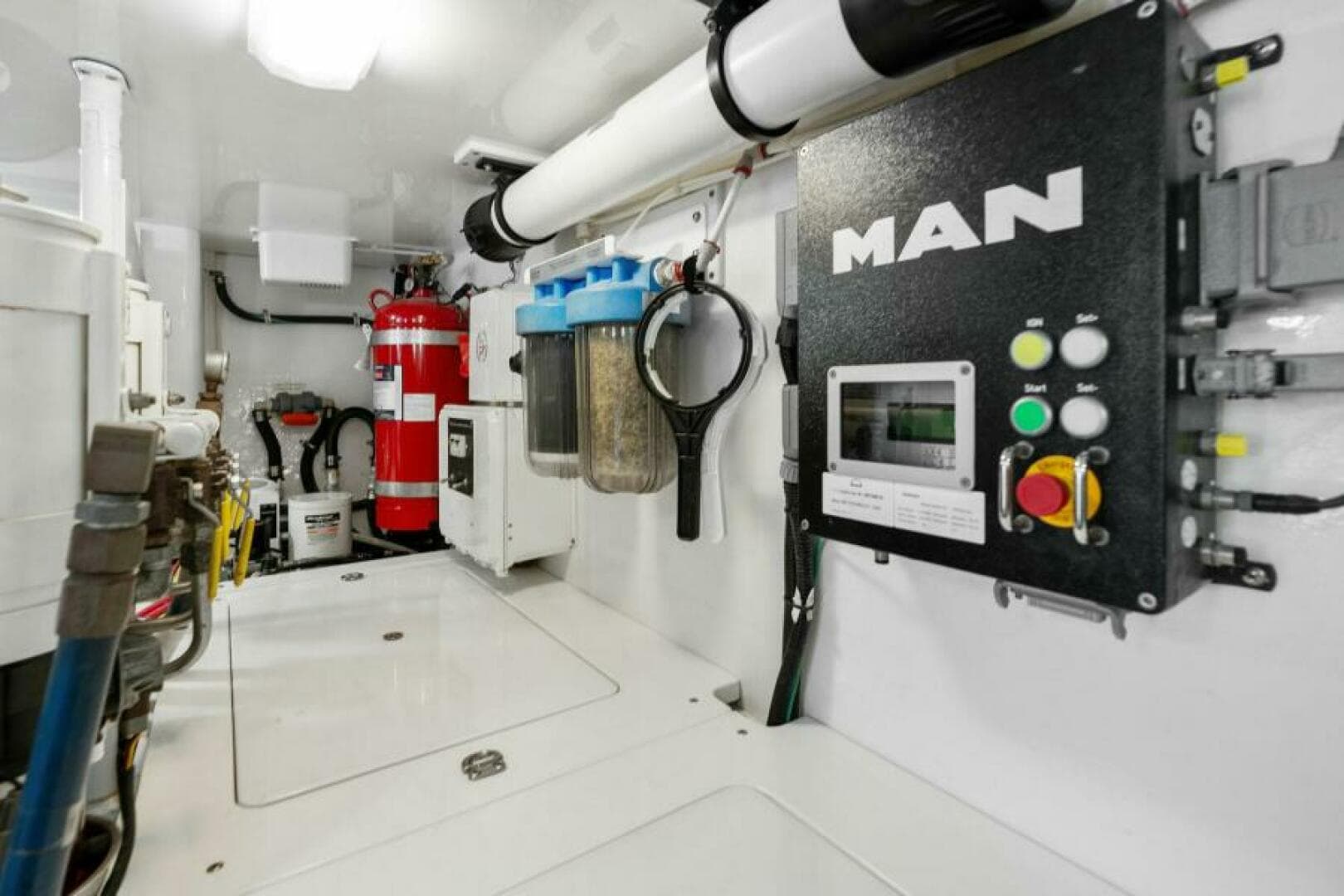 2016 Viking 55 Convertible — photo 48