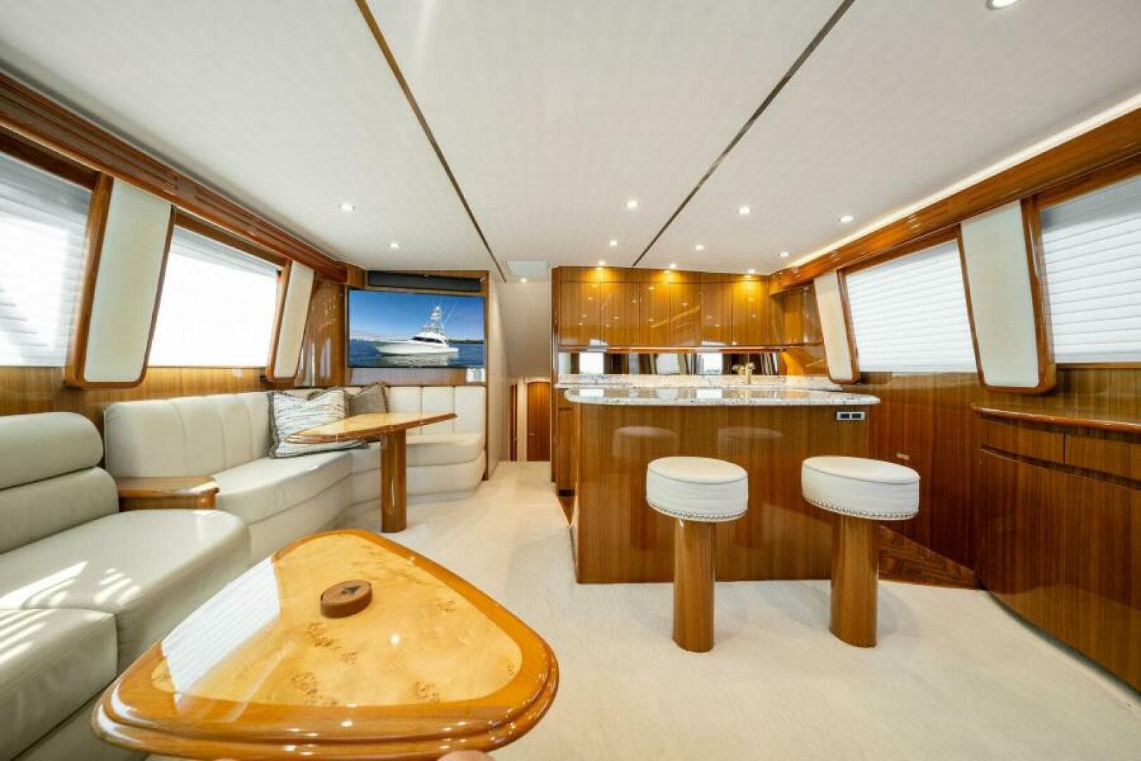 2016 Viking 55 Convertible — photo 7