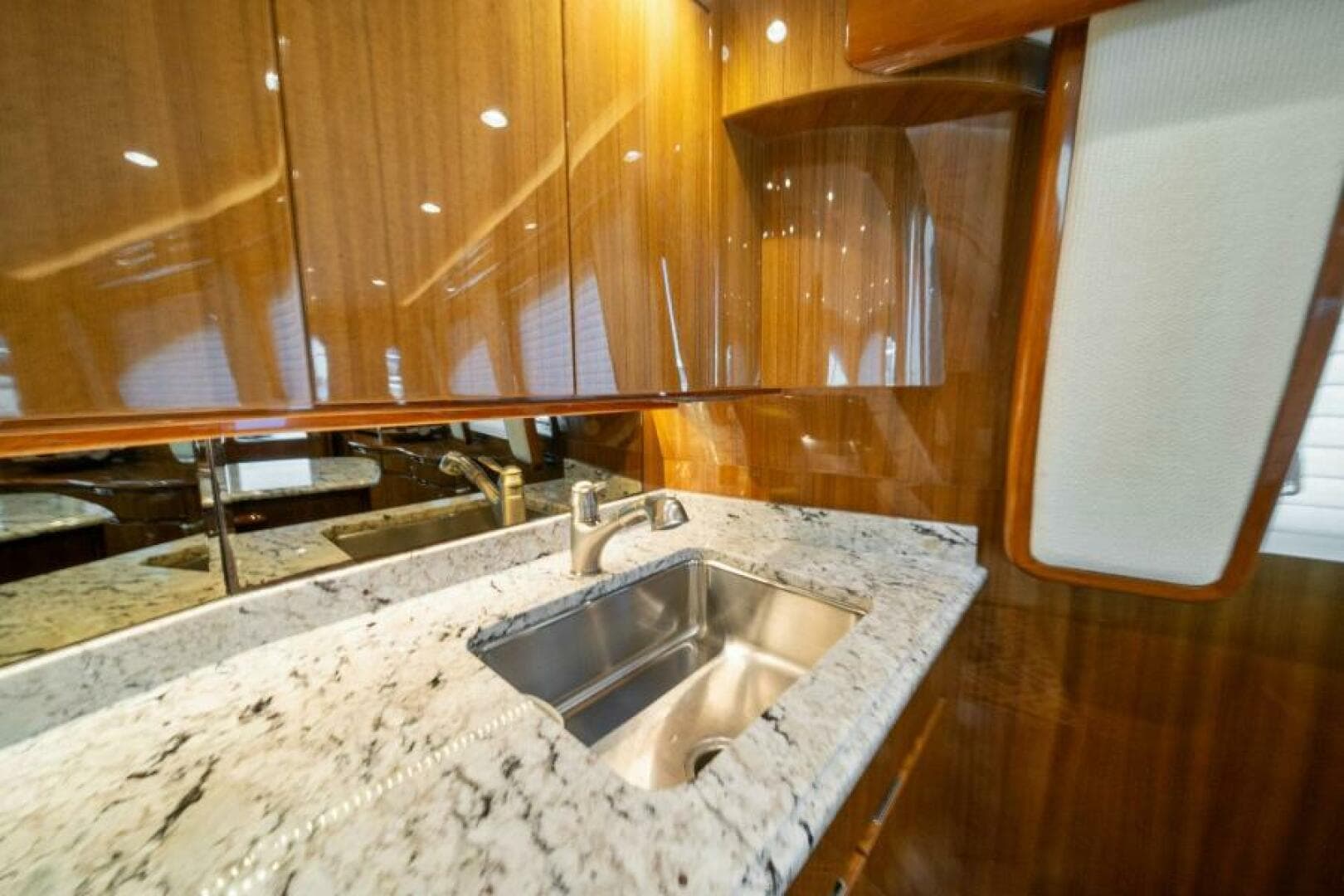 2016 Viking 55 Convertible — photo 14