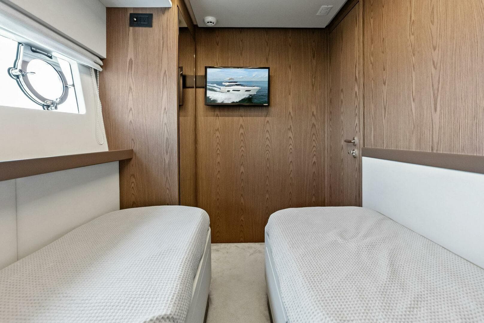 2018 Ferretti Yachts 800 — photo 84