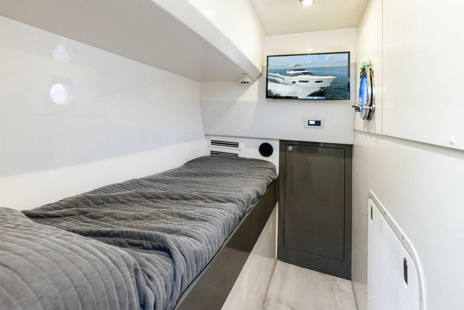 2018 Ferretti Yachts 800 — photo 91