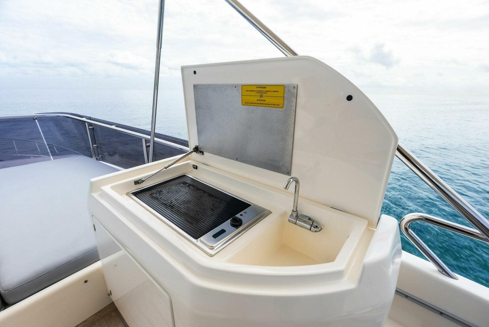 2018 Ferretti Yachts 800 — photo 52