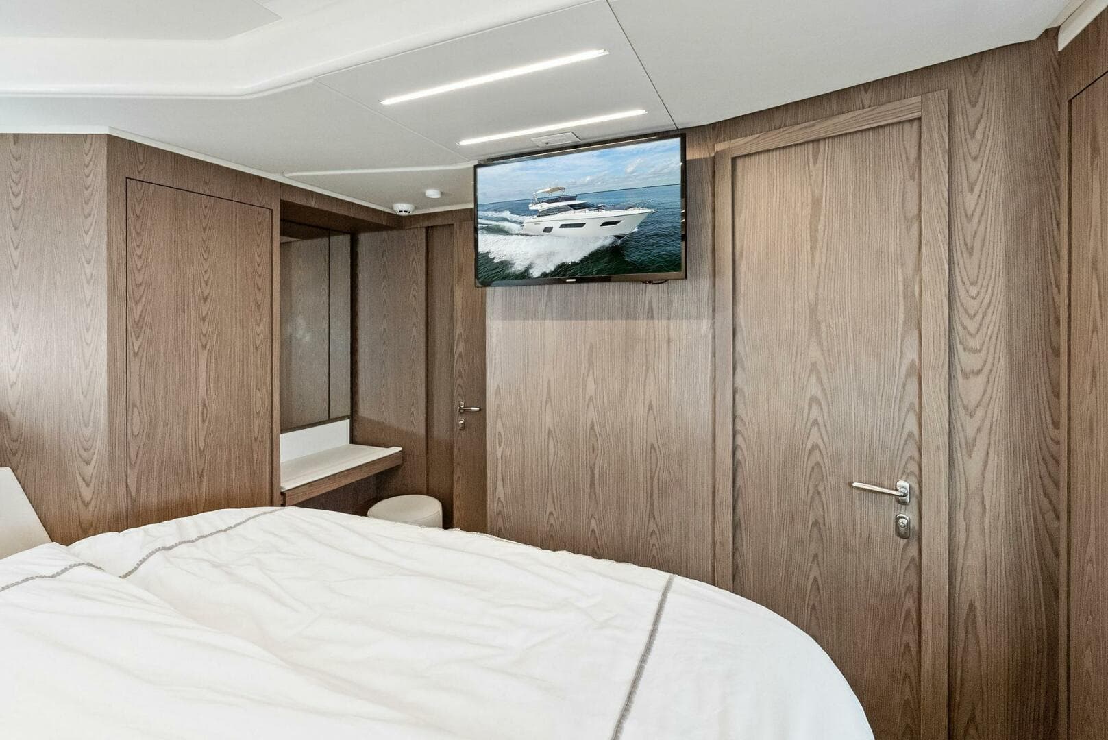 2018 Ferretti Yachts 800 — photo 74