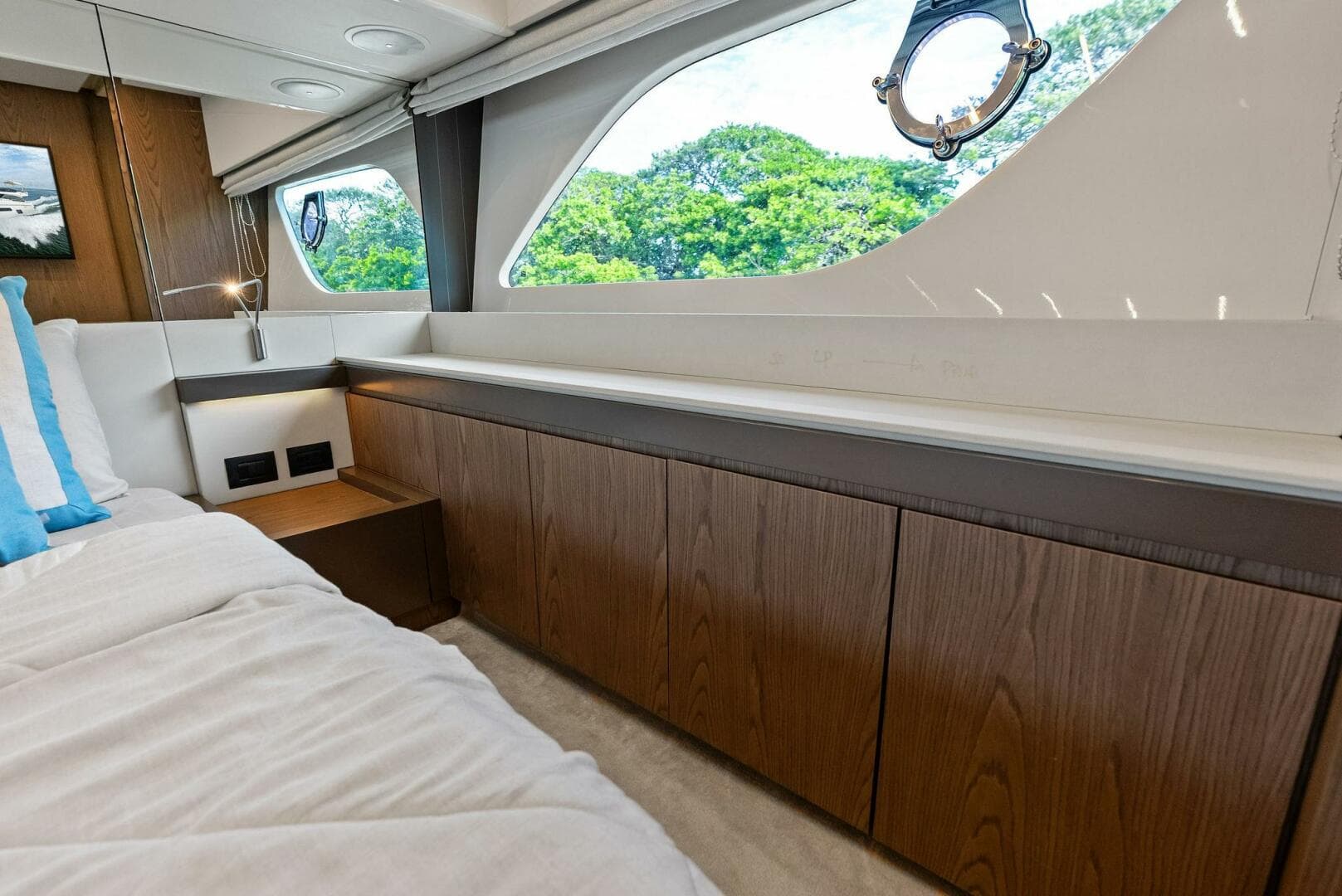 2018 Ferretti Yachts 800 — photo 75