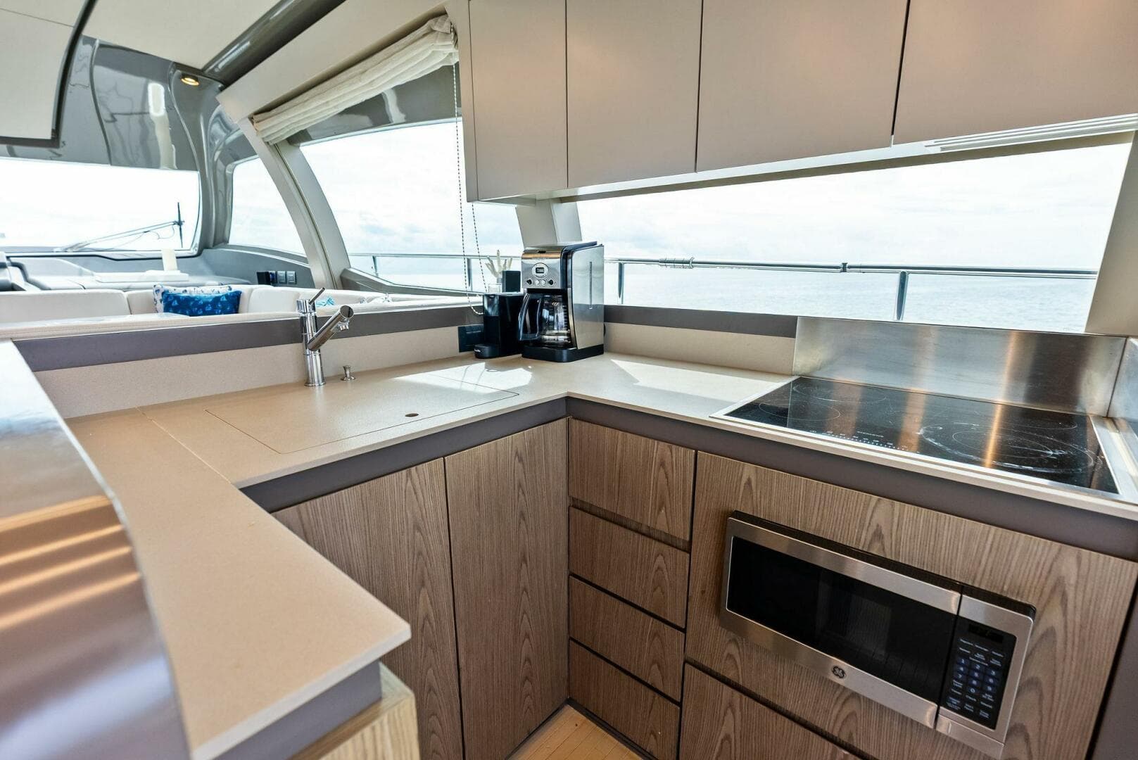 2018 Ferretti Yachts 800 — photo 63