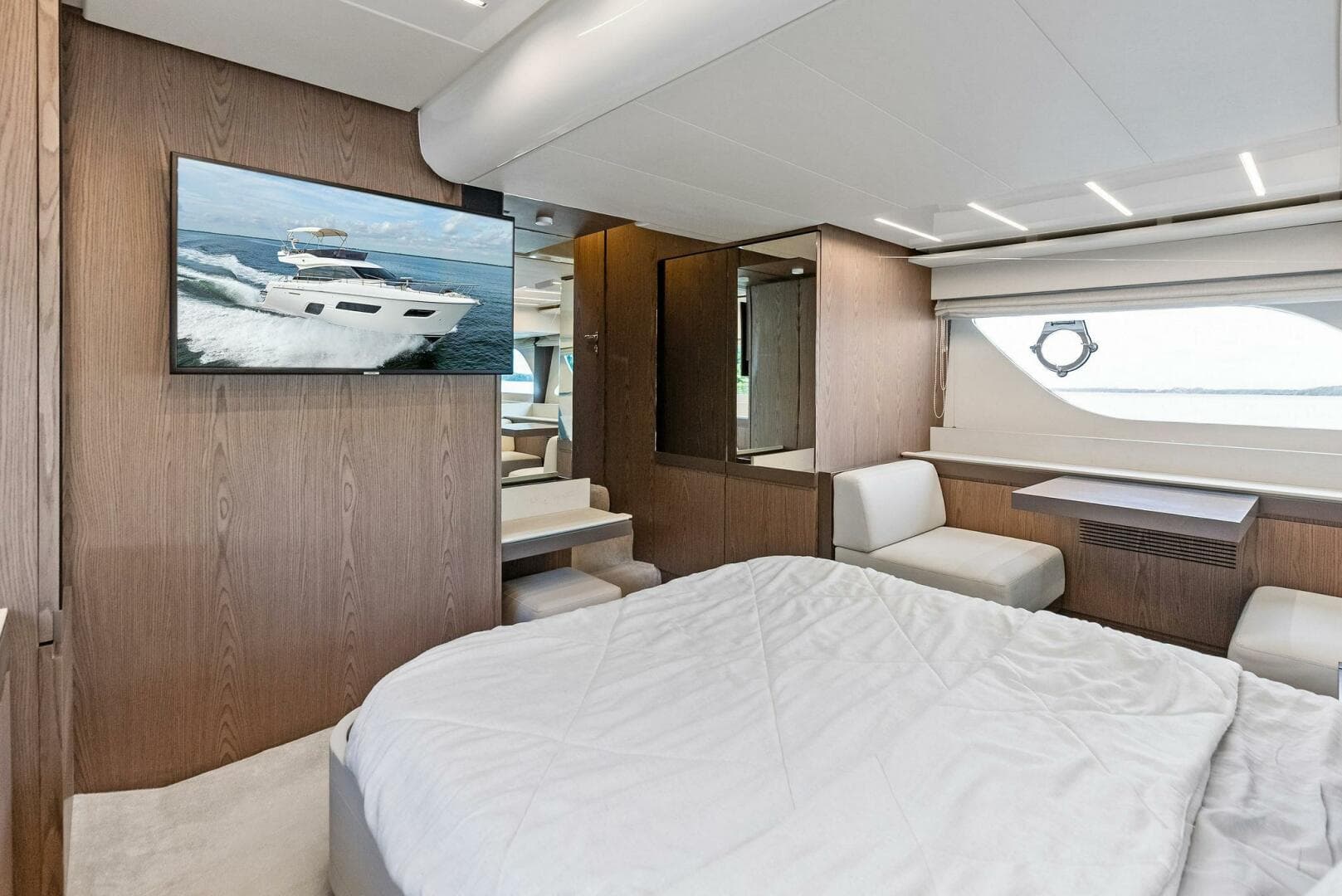 2018 Ferretti Yachts 800 — photo 79