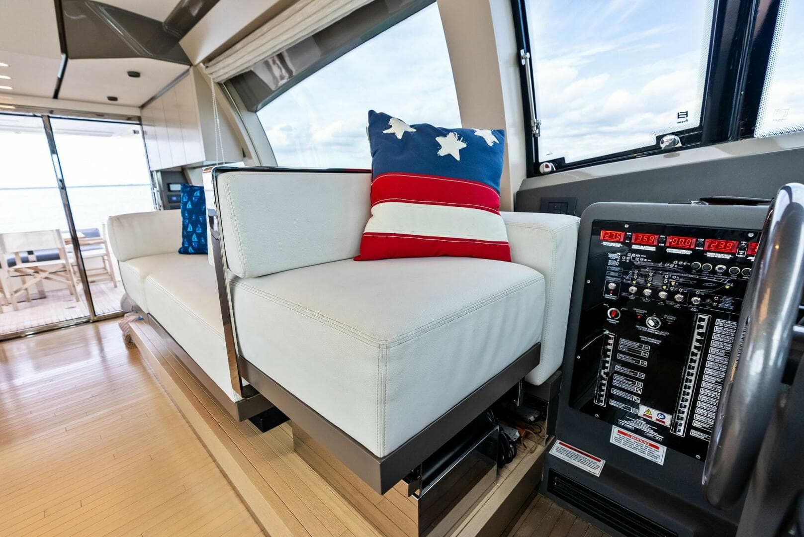 2018 Ferretti Yachts 800 — photo 55