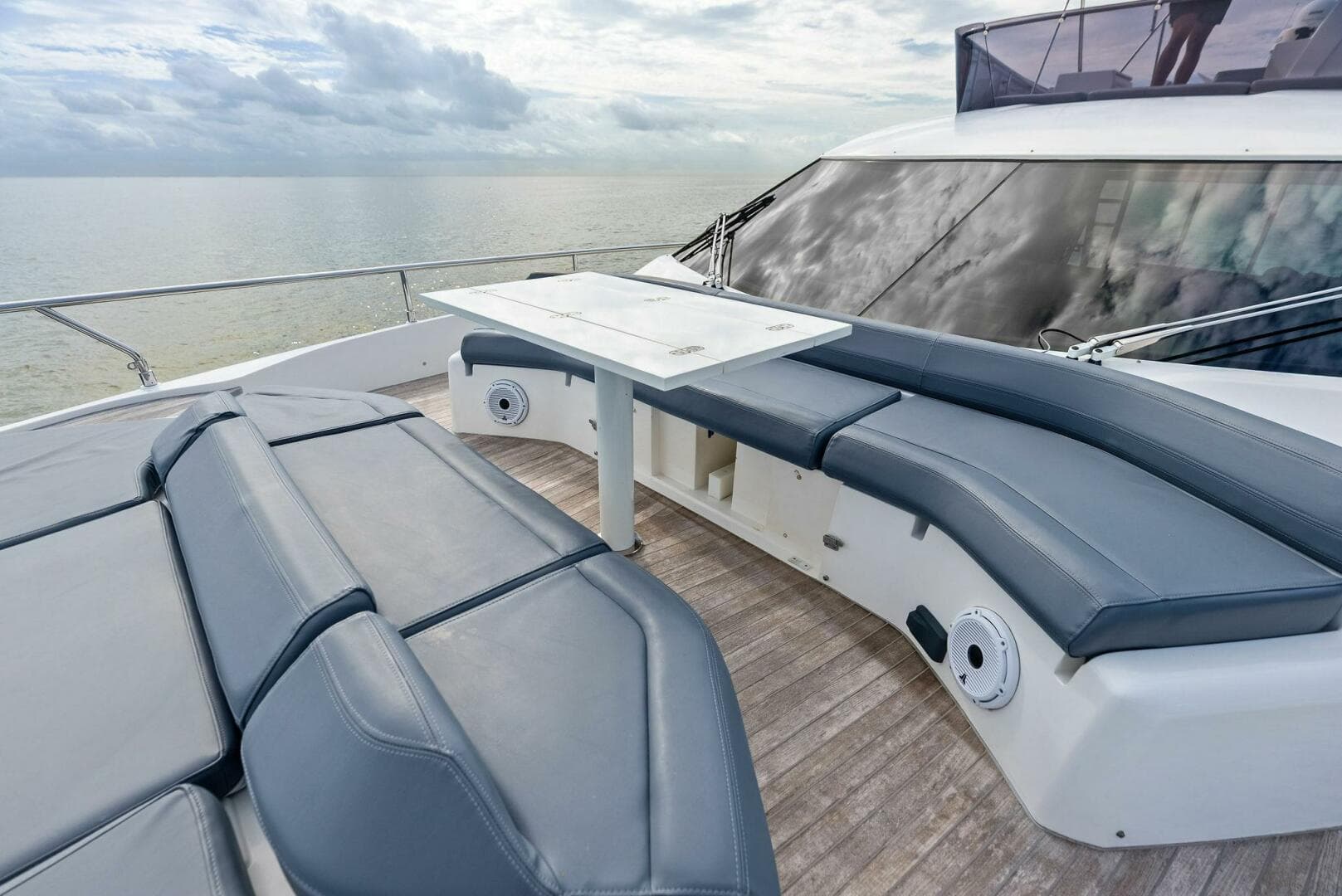 2018 Ferretti Yachts 800 — photo 37