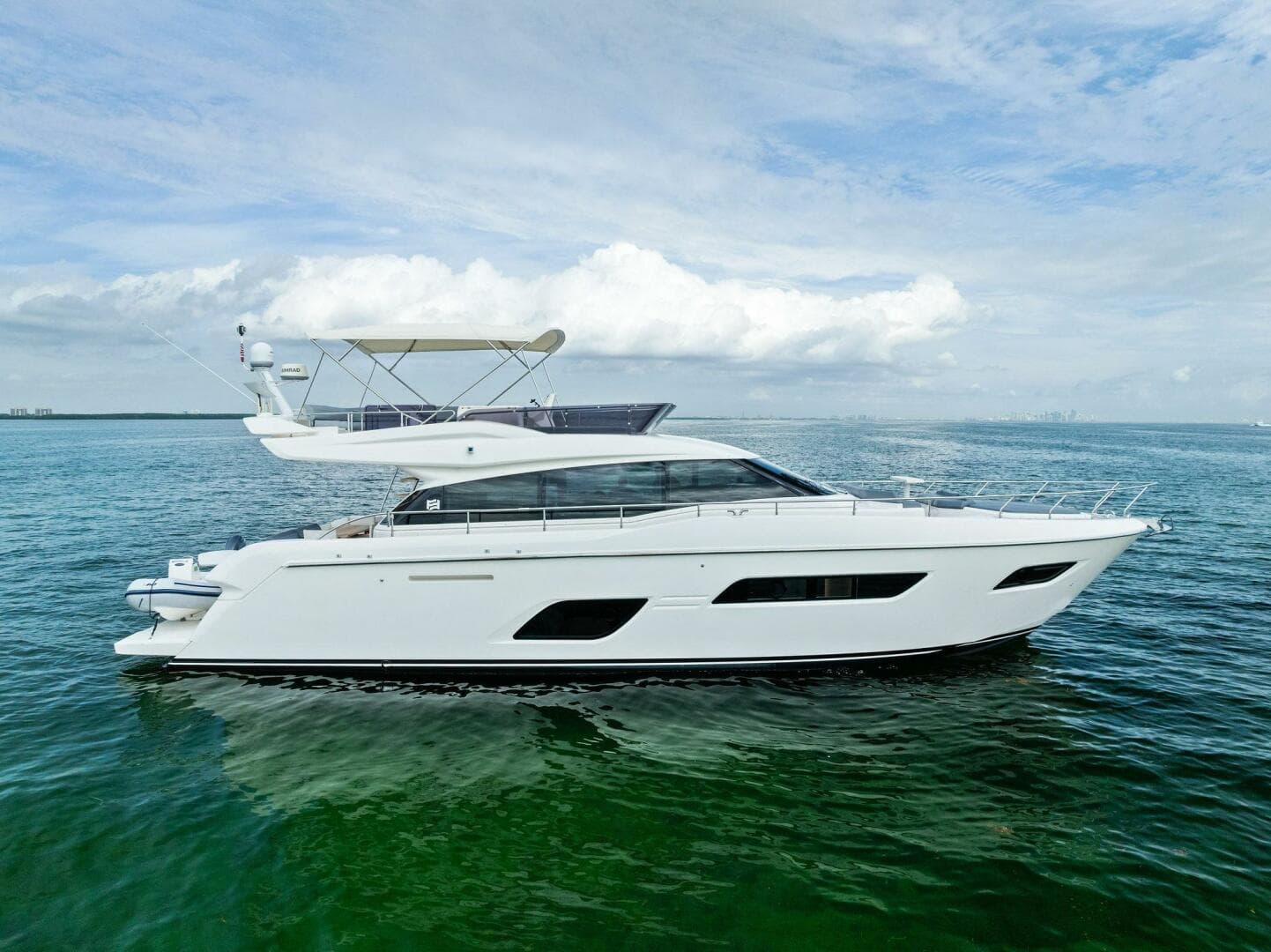 2018 Ferretti Yachts 800