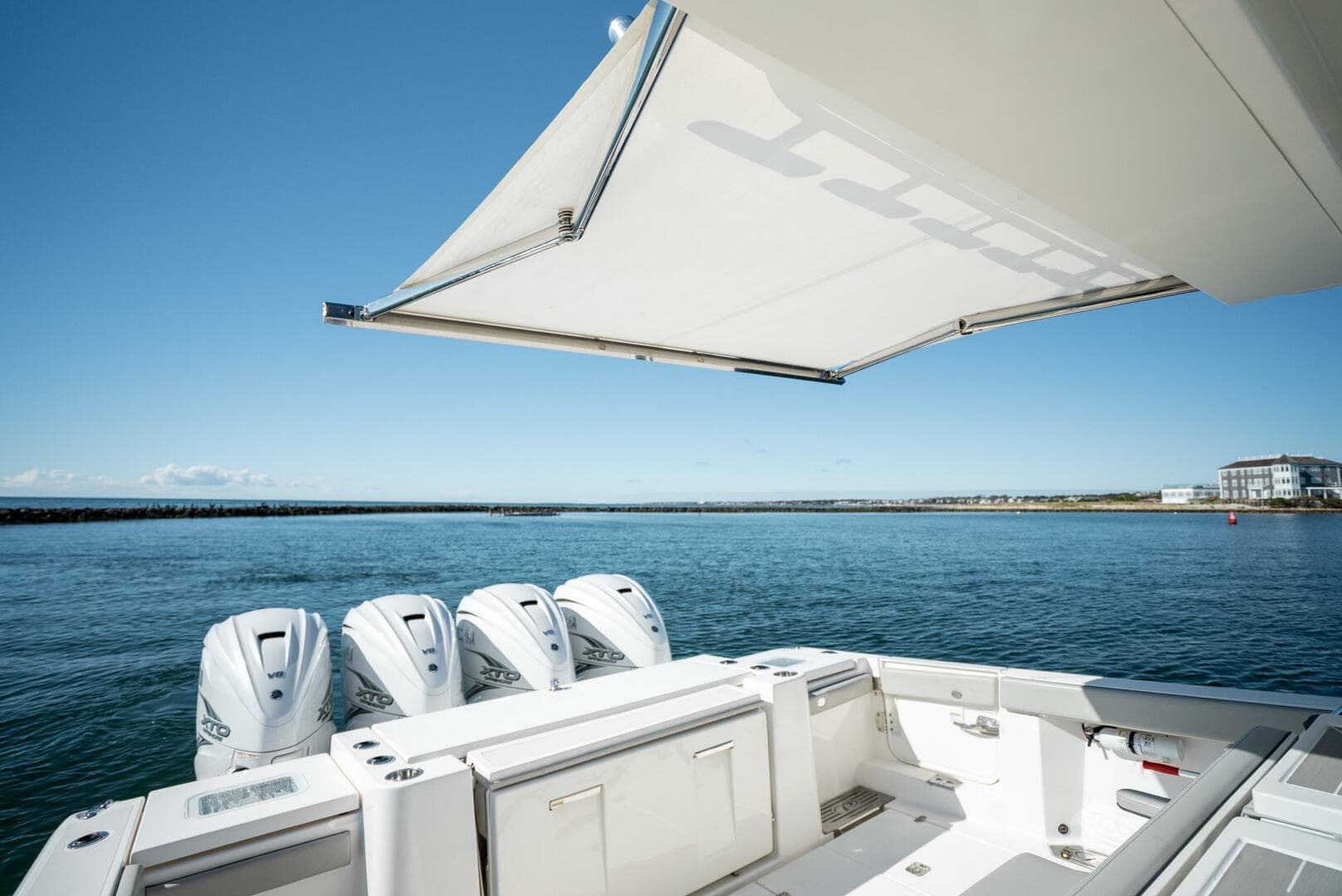 2023 Pursuit S428 — photo 24