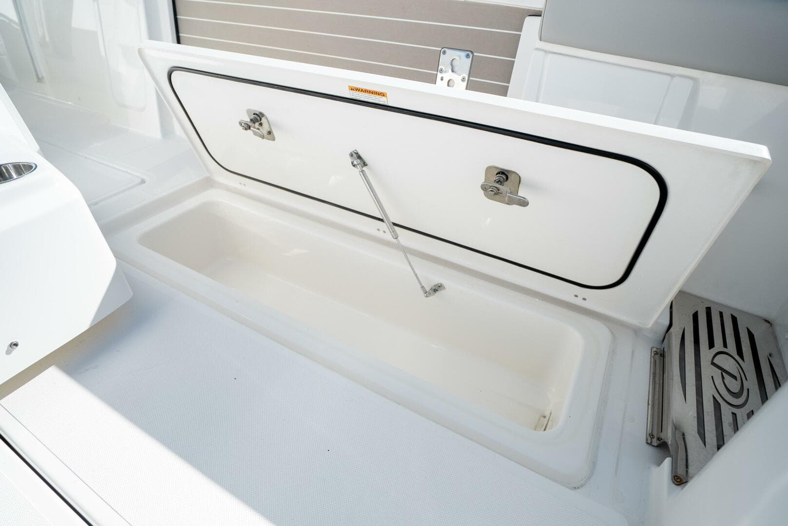 2023 Pursuit S428 — photo 32