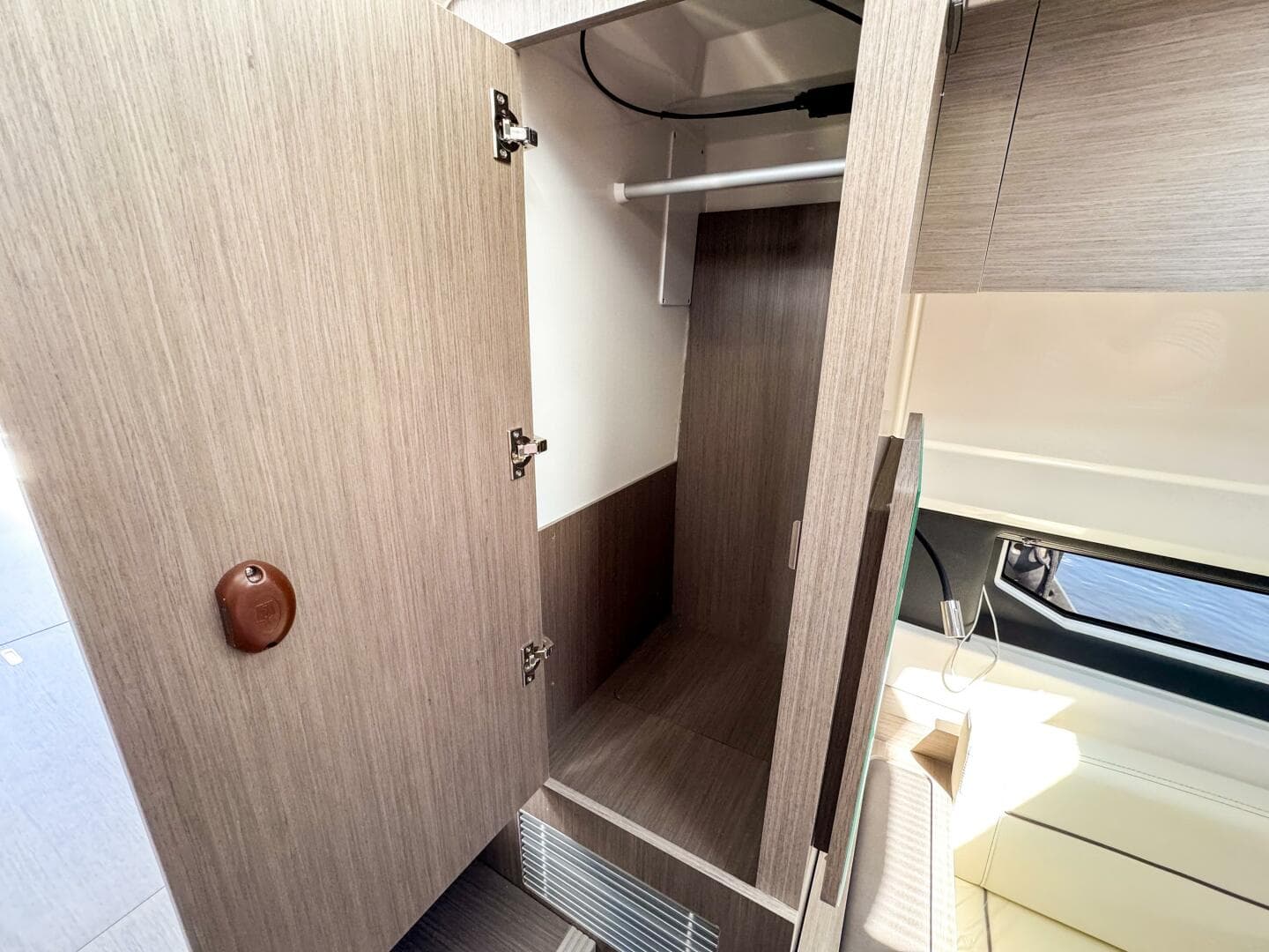 2025 Wellcraft 38 Explorer — photo 35