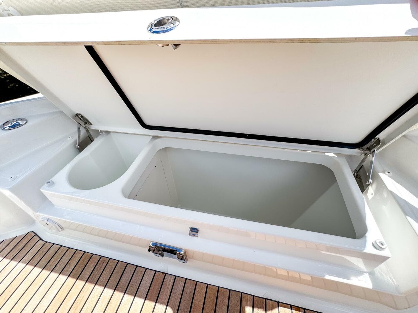 2025 Wellcraft 38 Explorer — photo 43