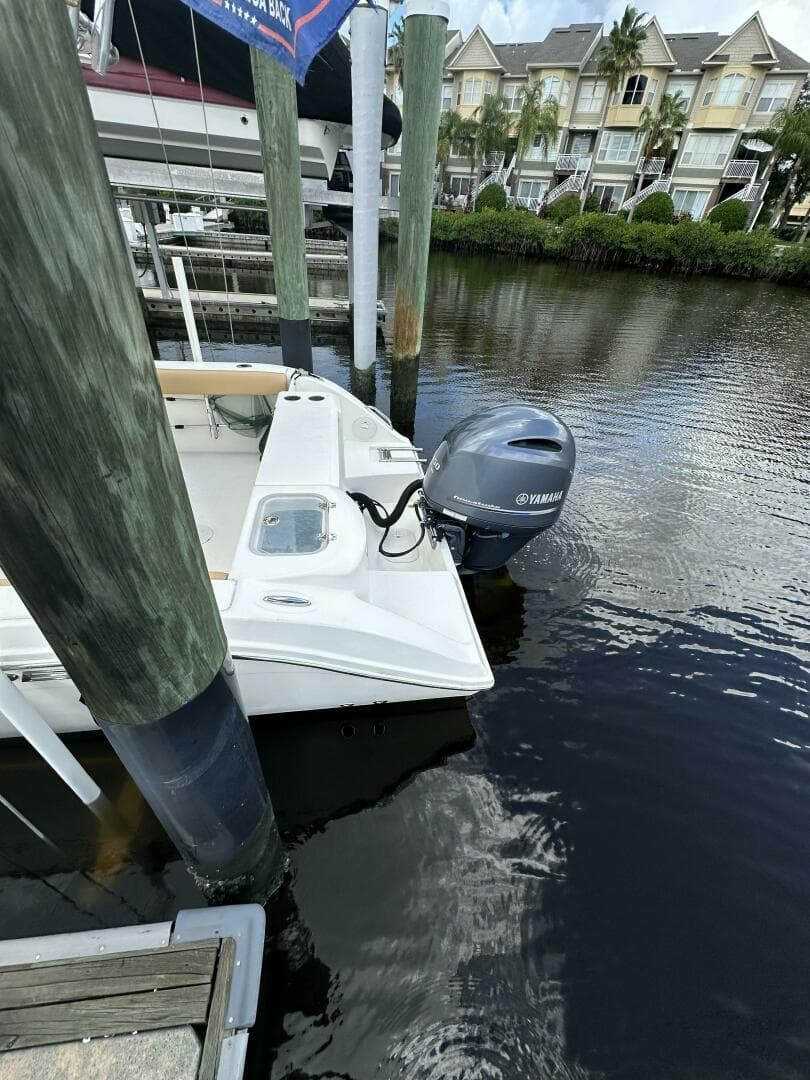 2019 Cobia 22 Center Console — photo 8