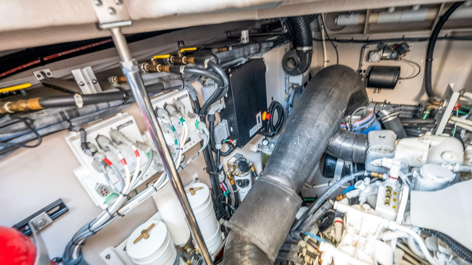 2013 Sea Ray 610 Sundancer — photo 15