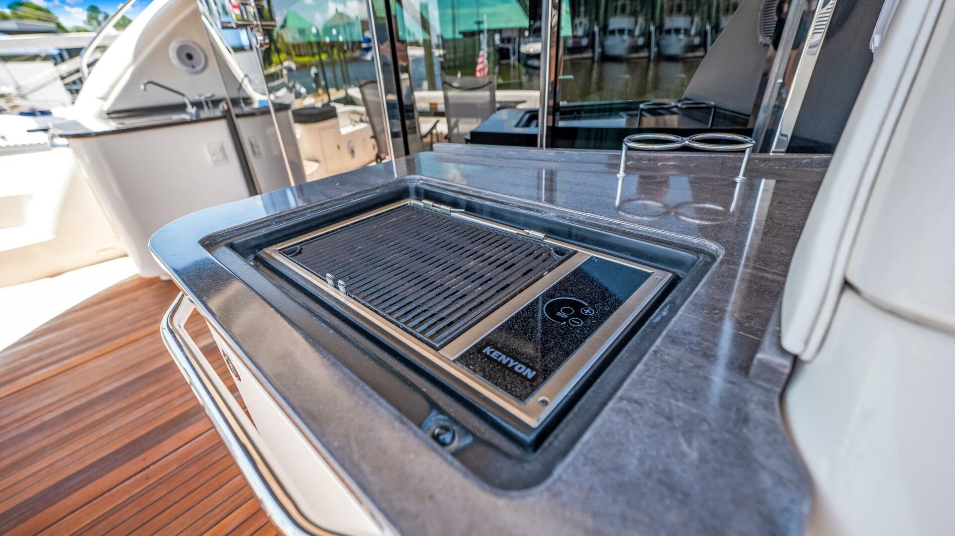 2013 Sea Ray 610 Sundancer — photo 54