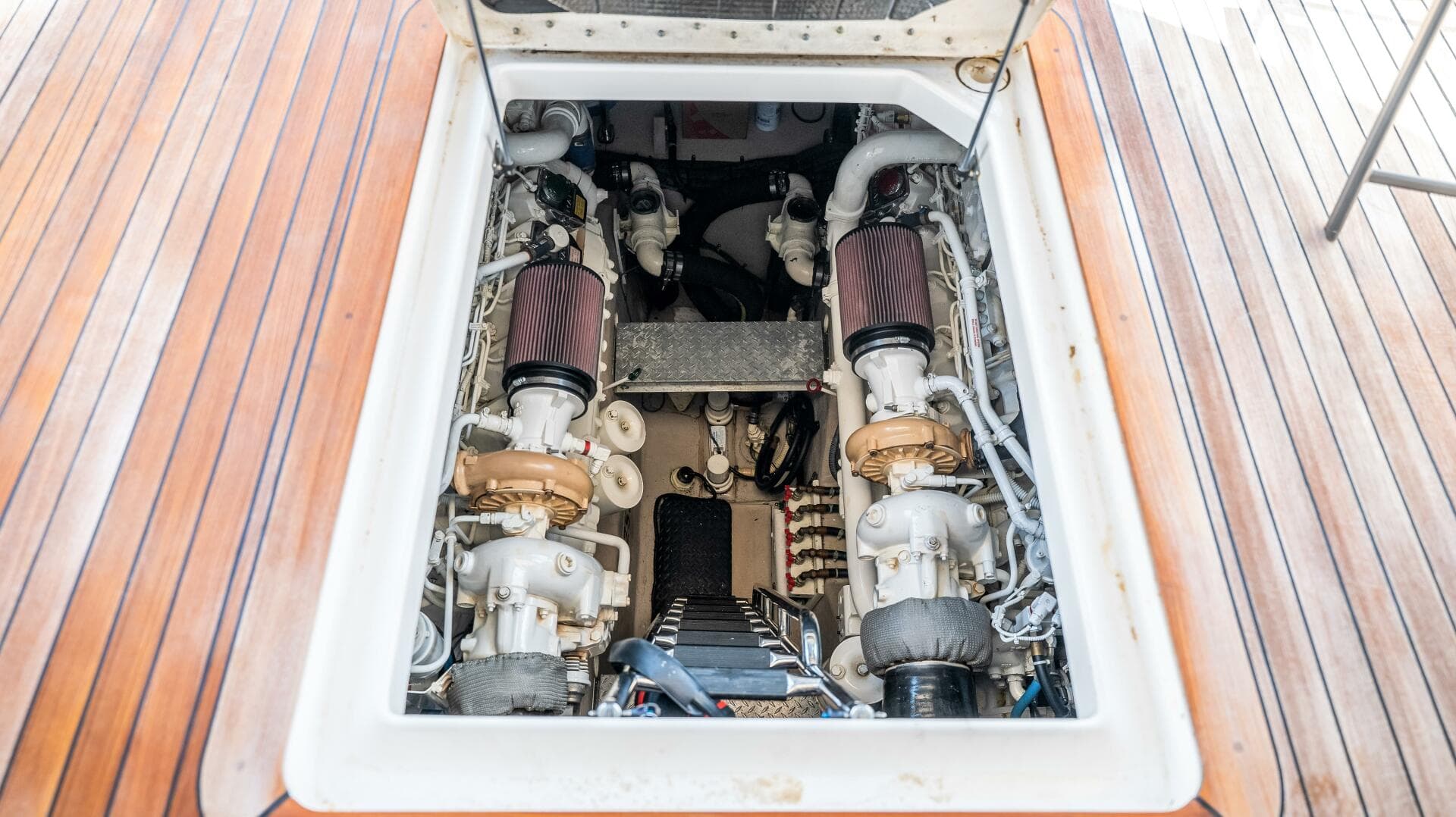 2013 Sea Ray 610 Sundancer — photo 61