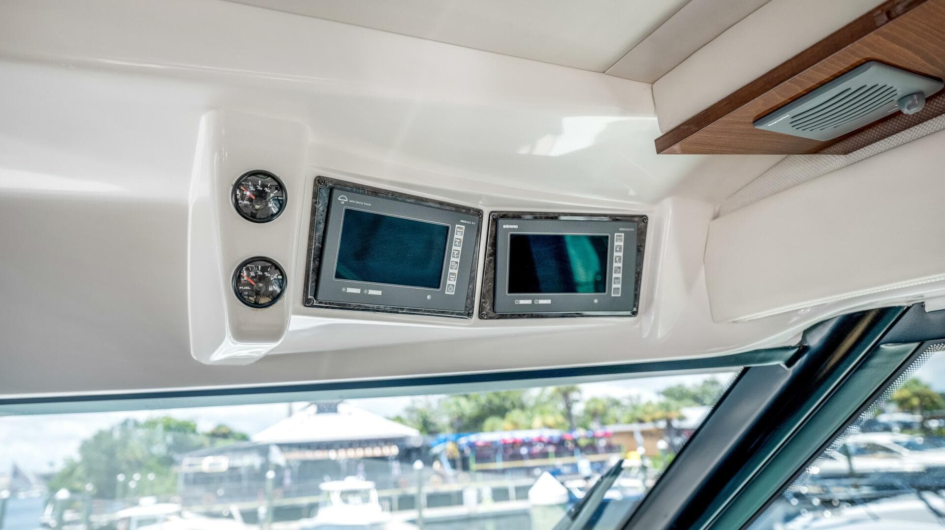 2013 Sea Ray 610 Sundancer — photo 75