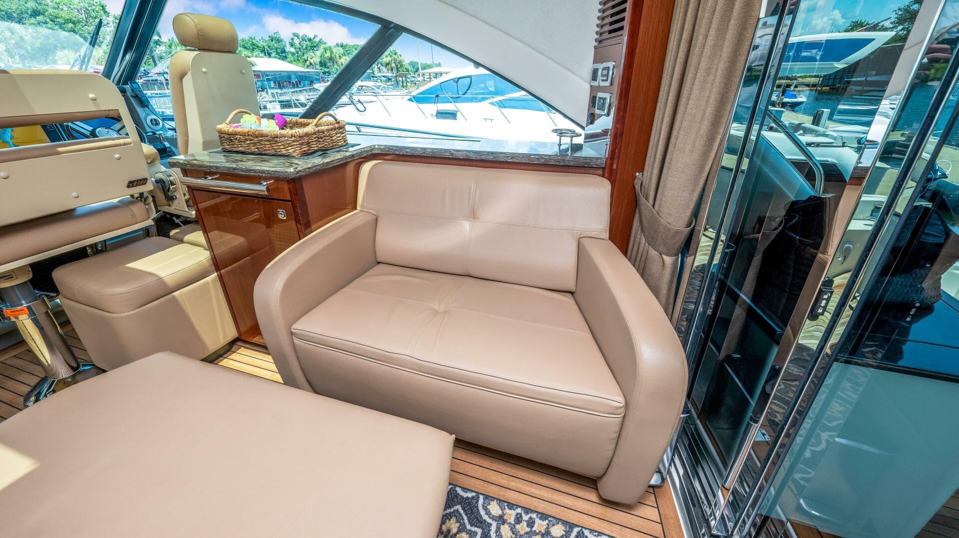 2013 Sea Ray 610 Sundancer — photo 65