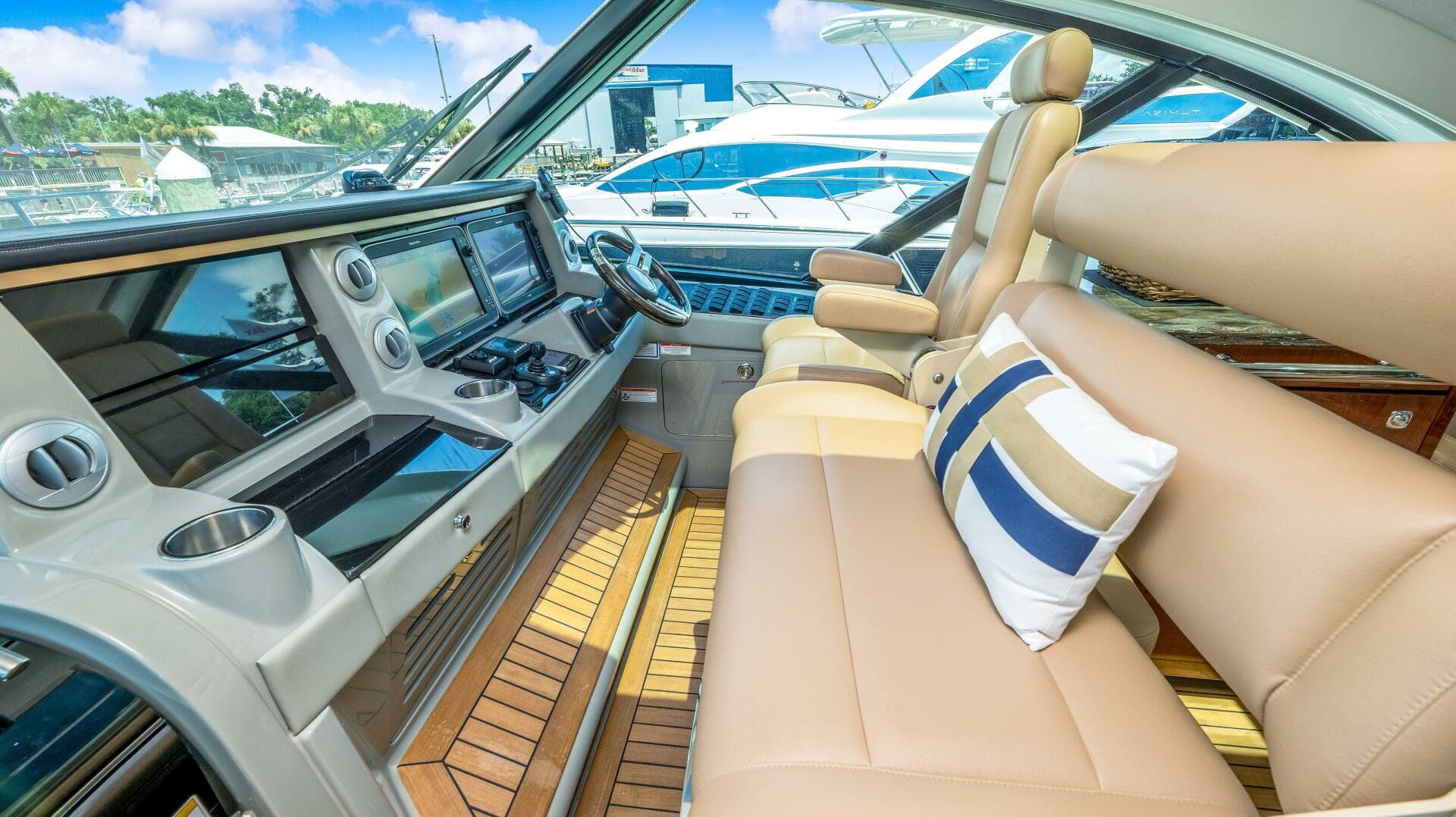 2013 Sea Ray 610 Sundancer — photo 63